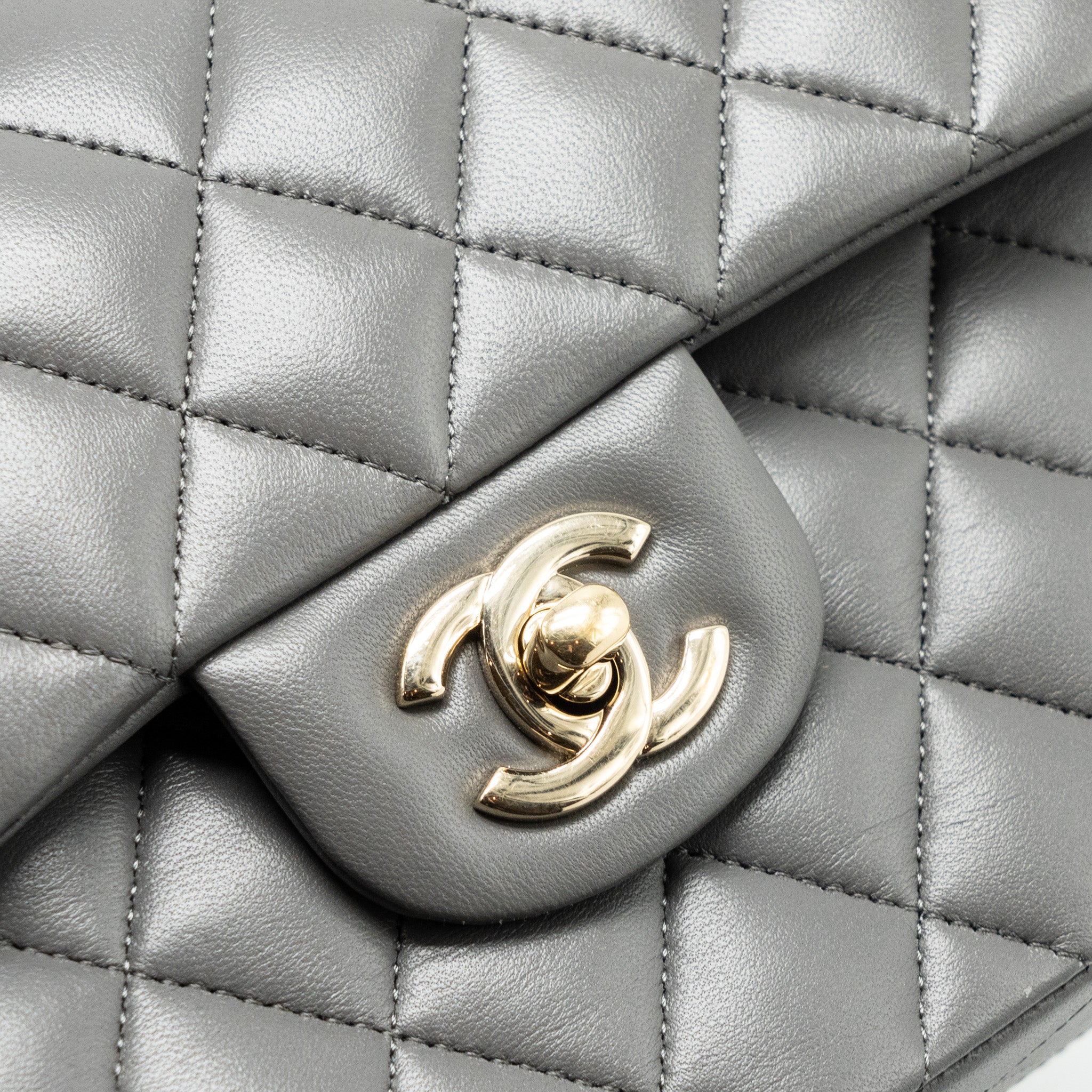 CHANEL 22A SMALL CLASSIC DOUBLE FLAP BAG LAMBSKIN GREY LGHW (MICROCHIP)