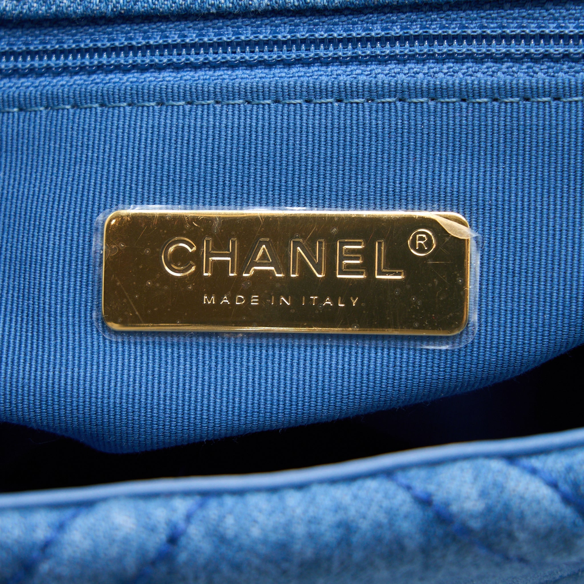 CHANEL 22P SMALL 19 BAG DENIM LIGHT BLUE MULTICOLOUR HARDWARE (MICROCHIP)