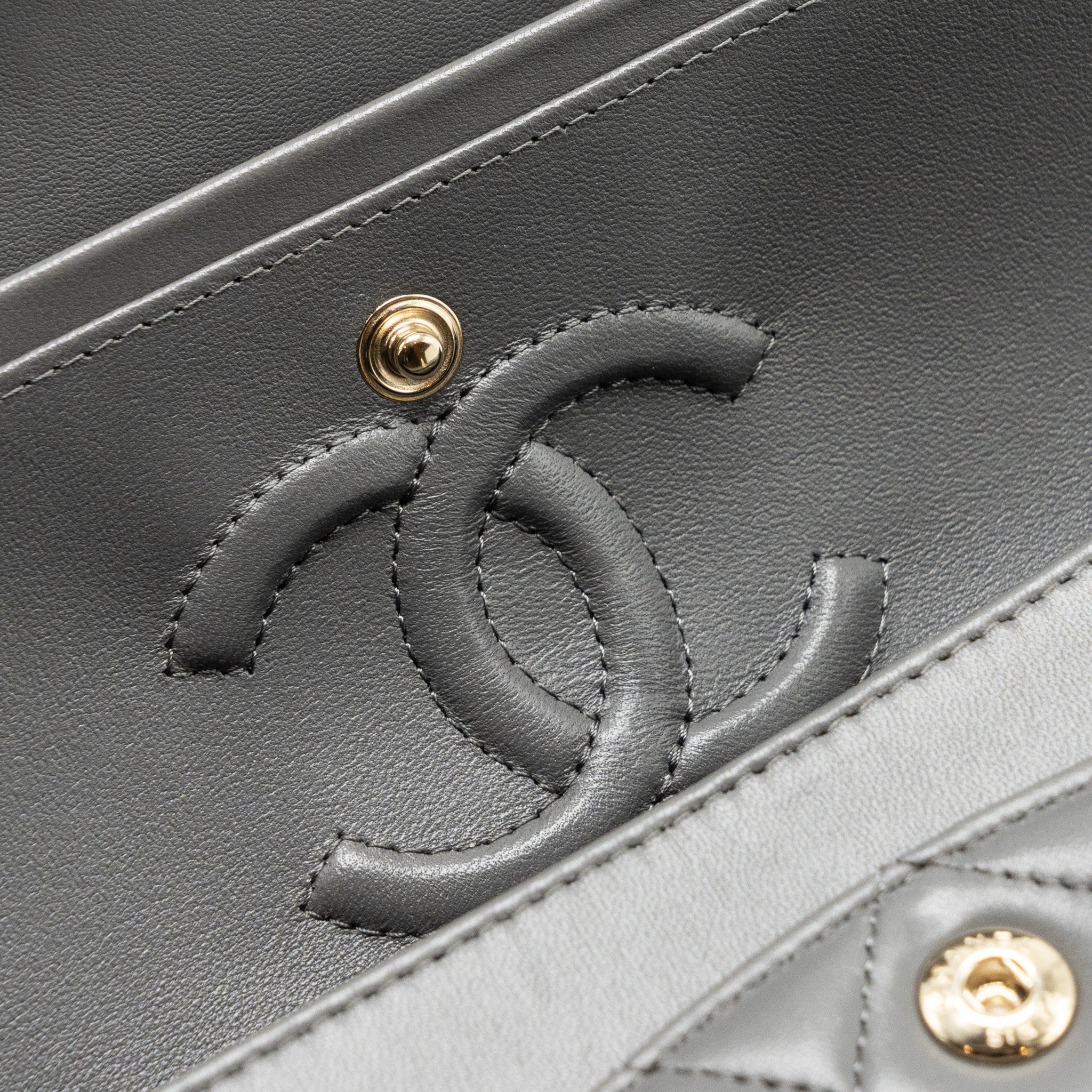 CHANEL 22A SMALL CLASSIC DOUBLE FLAP BAG LAMBSKIN GREY LGHW (MICROCHIP)