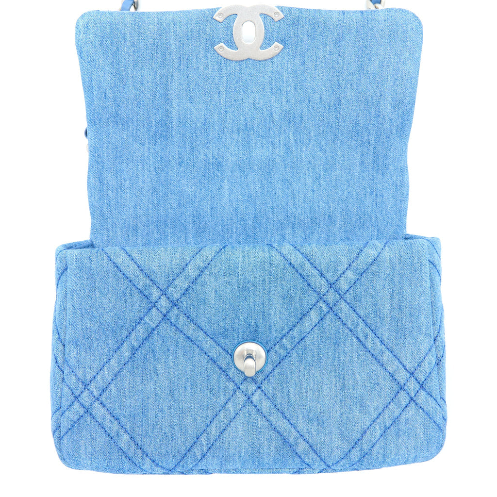 CHANEL 22P SMALL 19 BAG DENIM LIGHT BLUE MULTICOLOUR HARDWARE (MICROCHIP)