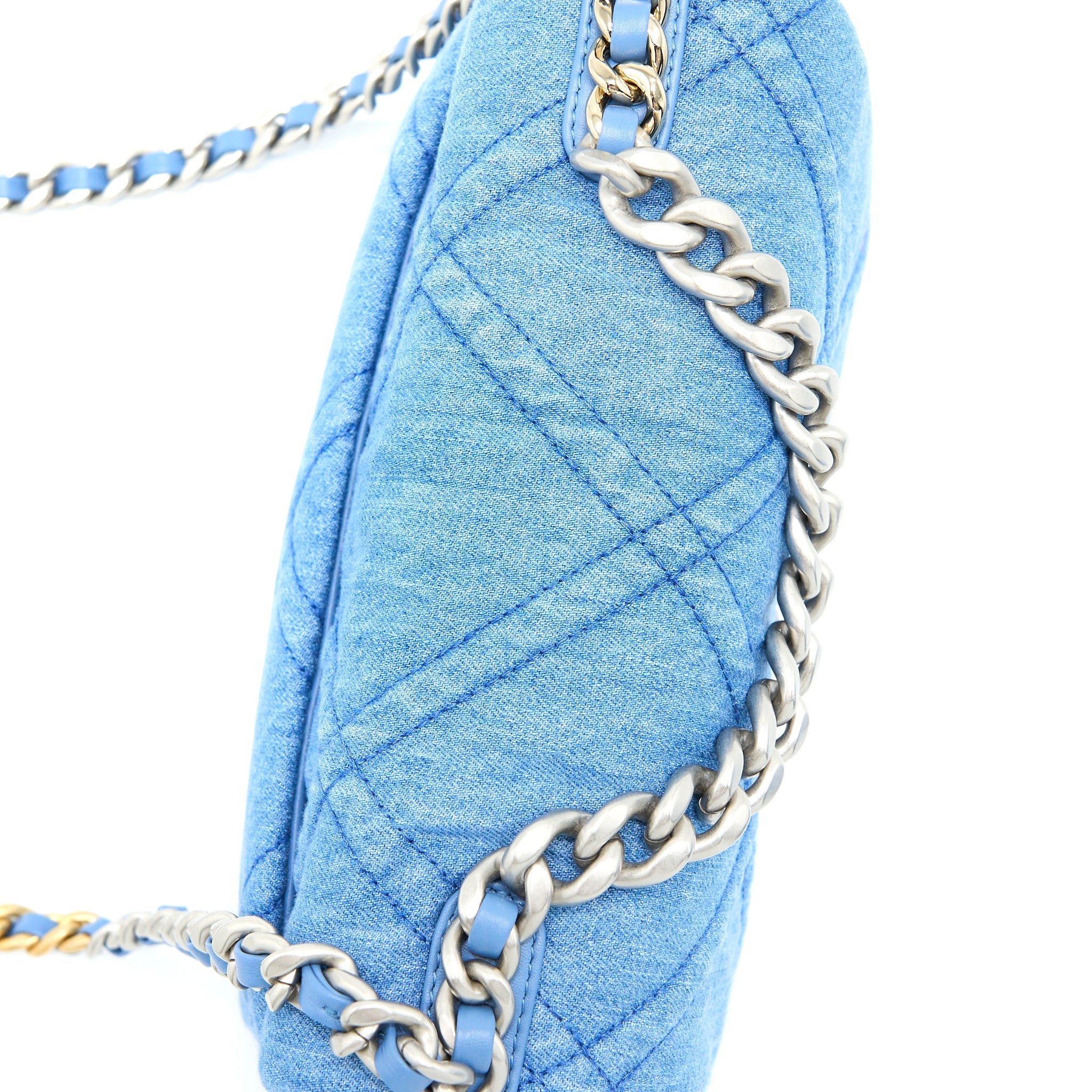 CHANEL 22P SMALL 19 BAG DENIM LIGHT BLUE MULTICOLOUR HARDWARE (MICROCHIP)