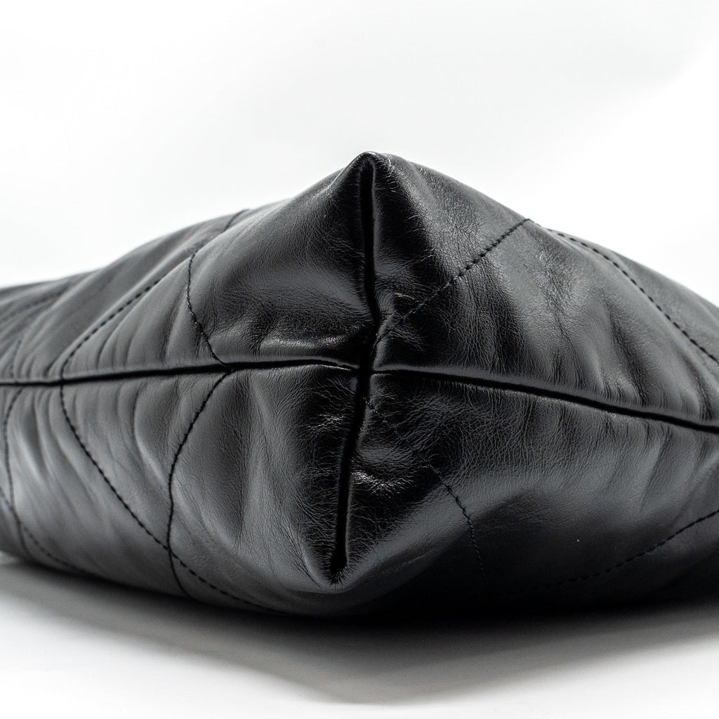 CHANEL MEDIUM 22 BAG CALFSKIN SO BLACK (MICROCHIP)