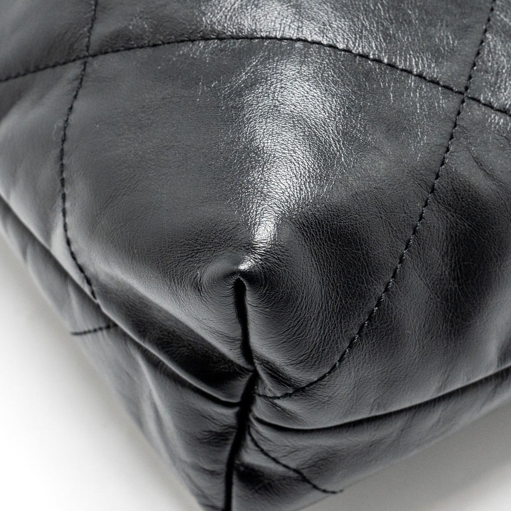 CHANEL MEDIUM 22 BAG CALFSKIN SO BLACK (MICROCHIP)