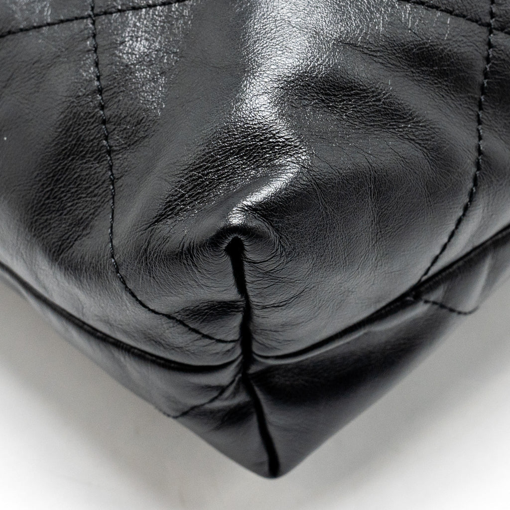 CHANEL MEDIUM 22 BAG CALFSKIN SO BLACK (MICROCHIP)