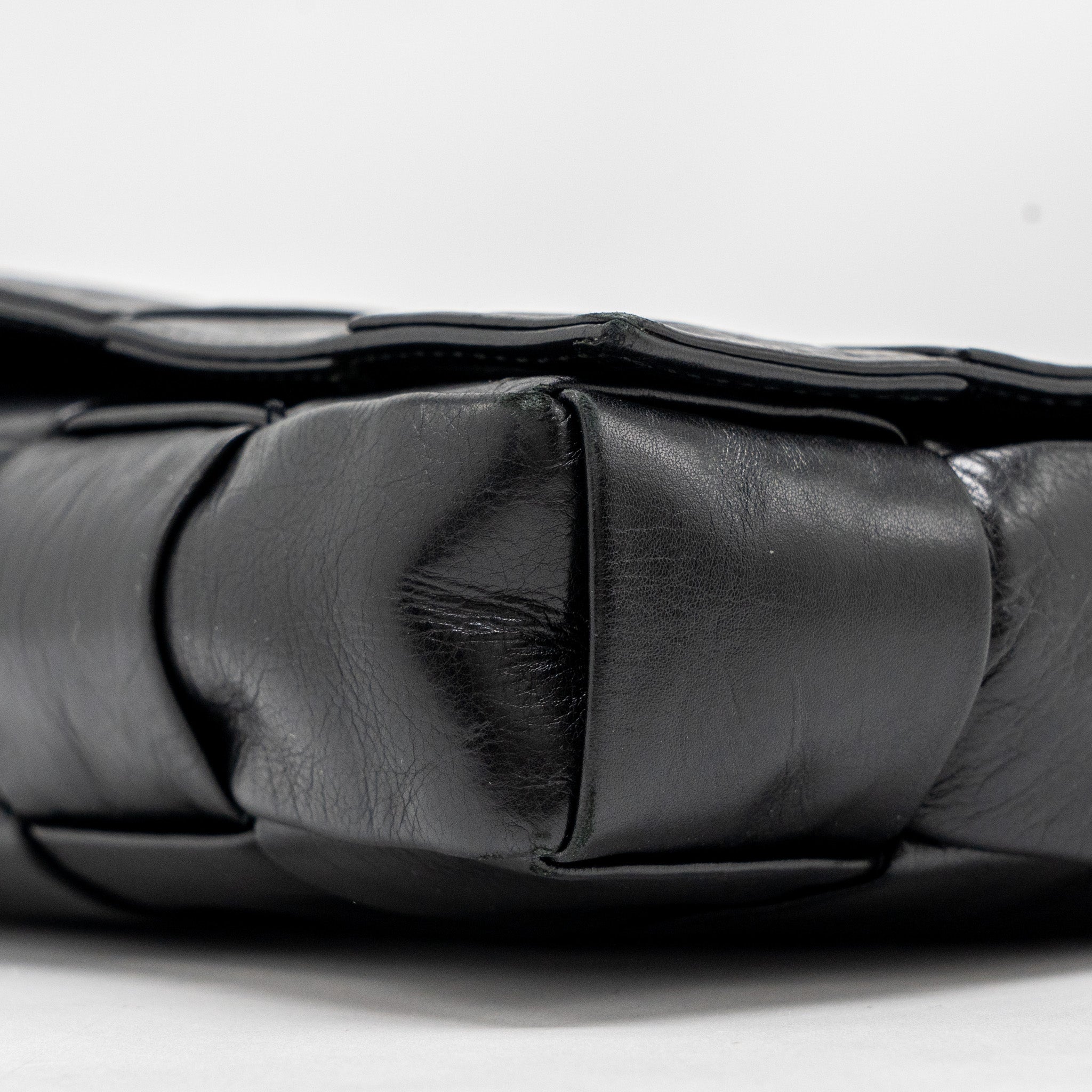BOTTEGA VENETA CASSETTE BAG AGED CALFSKIN BLACK SHW