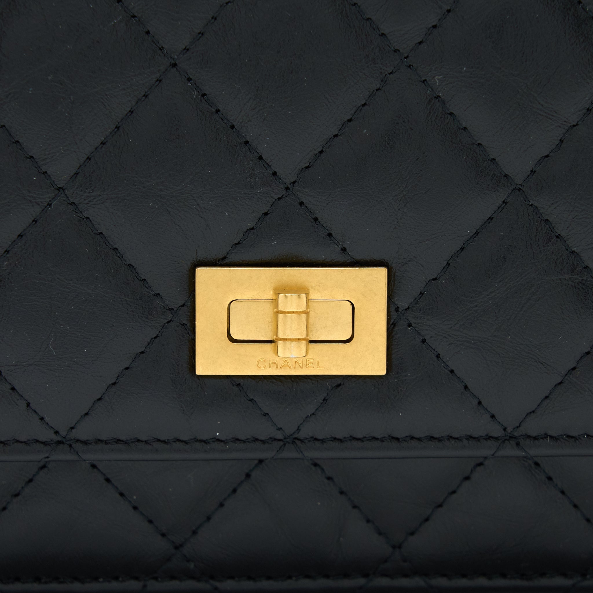 CHANEL 2.55 REISSUE WALLET ON CHAIN AGED CALFSKIN BLACK BRUSHED GHW (MICROCHIP)