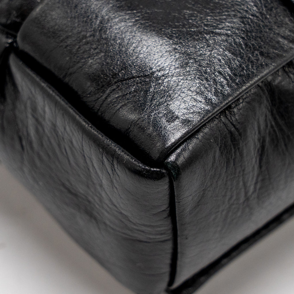 BOTTEGA VENETA CASSETTE BAG AGED CALFSKIN BLACK SHW