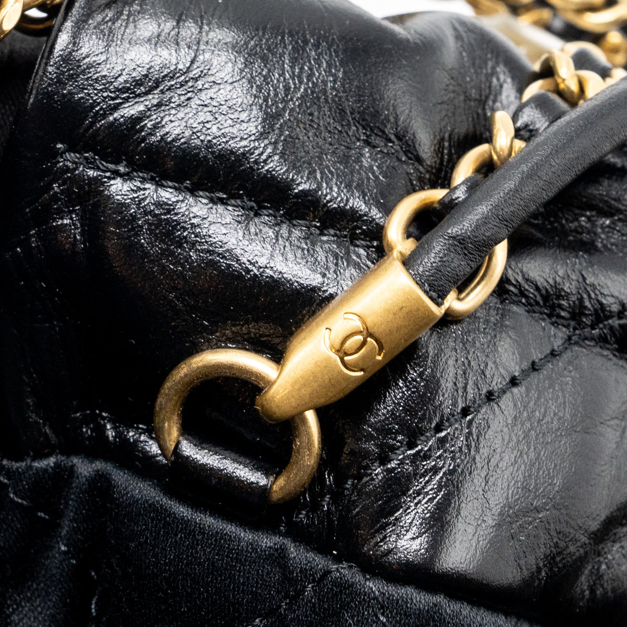 CHANEL MINI 22 BAG SHINY CALFSKIN BLACK GHW (MICROCHIP)
