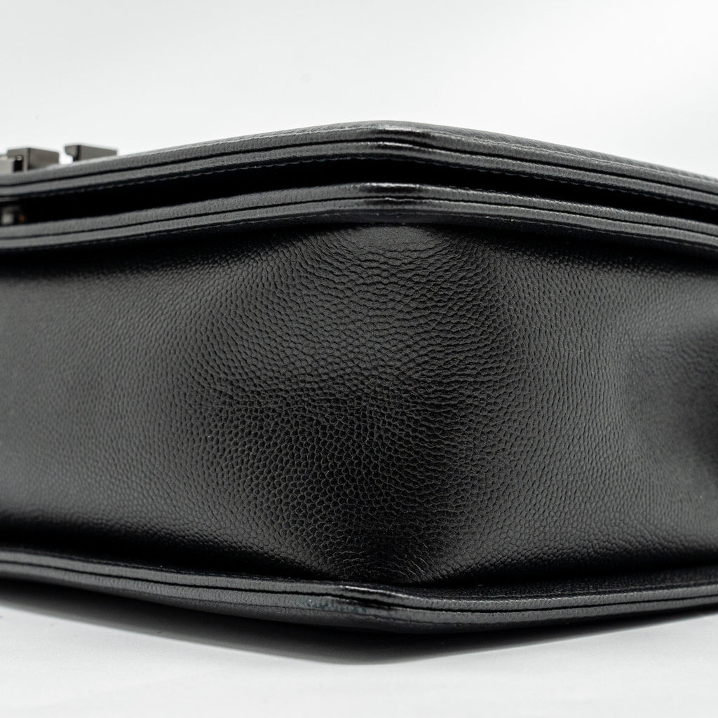 CHANEL NEW MEDIUM BOY BAG CAVIAR SO BLACK