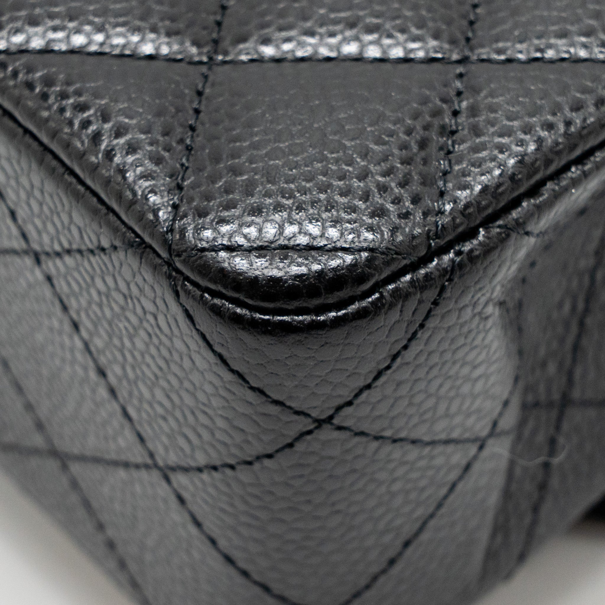 CHANEL MEDIUM CLASSIC DOUBLE FLAP BAG CAVIAR BLACK GHW(MICROCHIP)