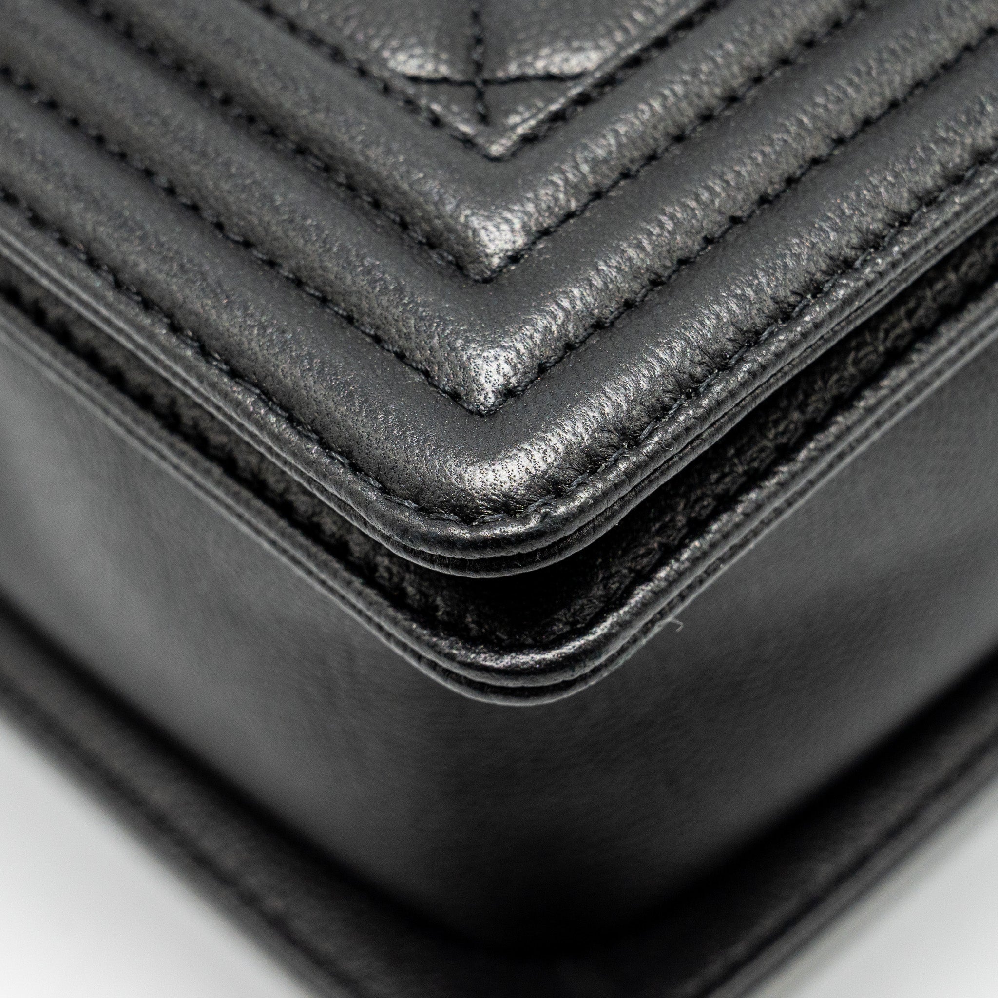 CHANEL NEW MEDIUM BOY BAG CAVIAR SO BLACK