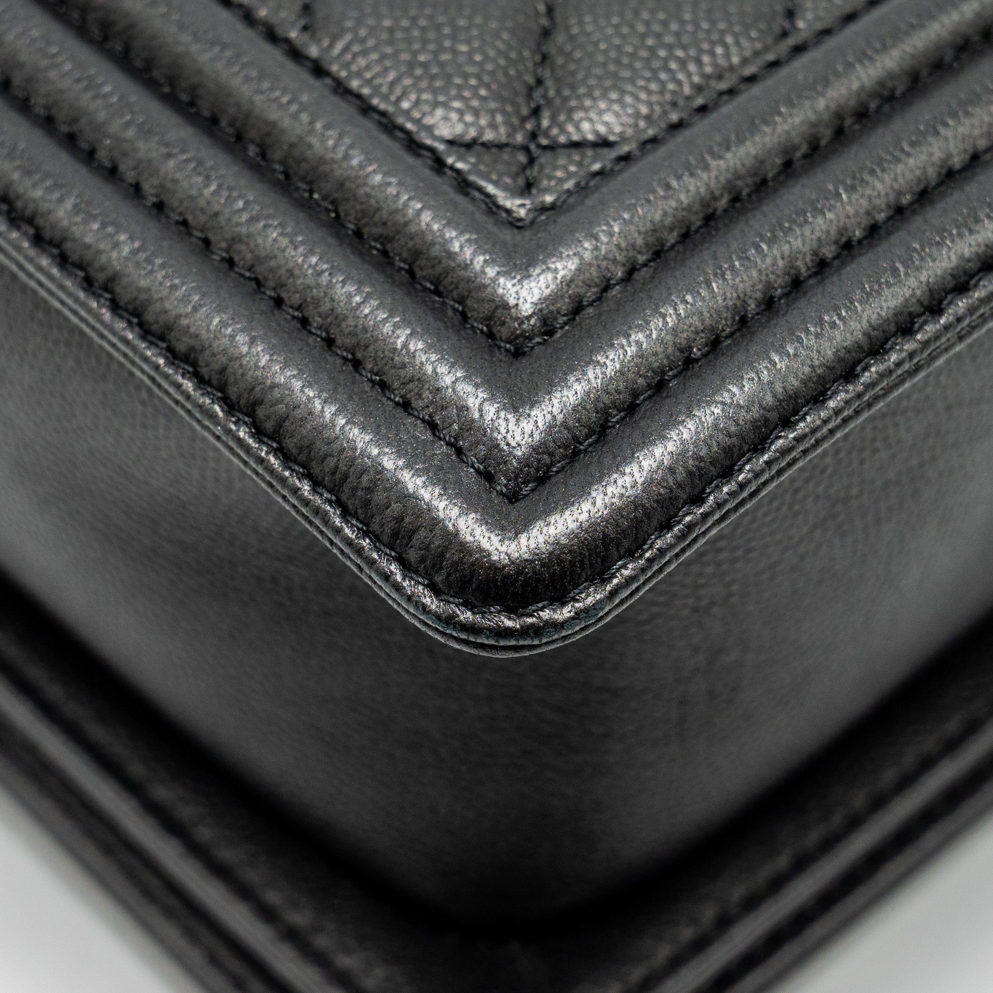 CHANEL NEW MEDIUM BOY BAG CAVIAR SO BLACK