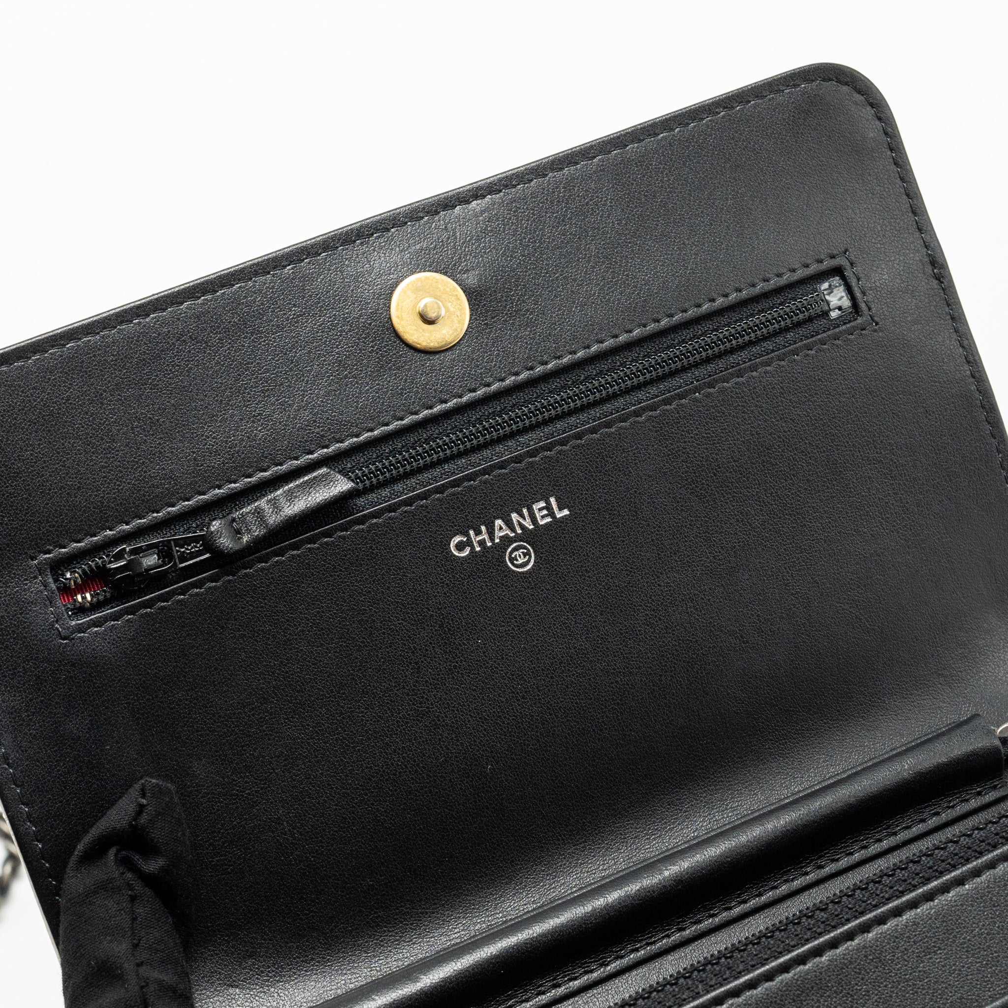 CHANEL GABRIELLE WALLET ON CHAIN CALFSKIN WHITE / BLACK MULTICOLOUR HARDWARE