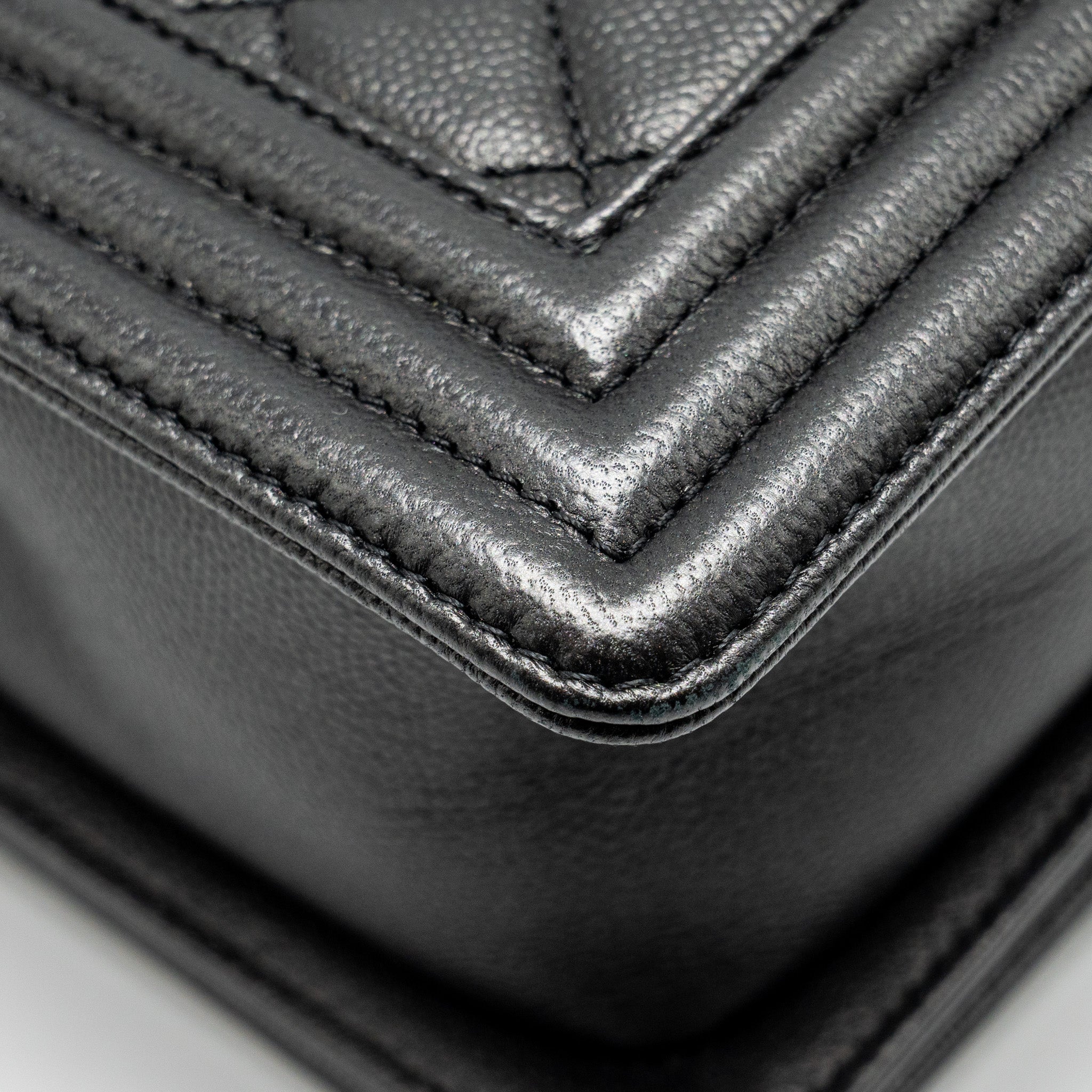 CHANEL NEW MEDIUM BOY BAG CAVIAR SO BLACK