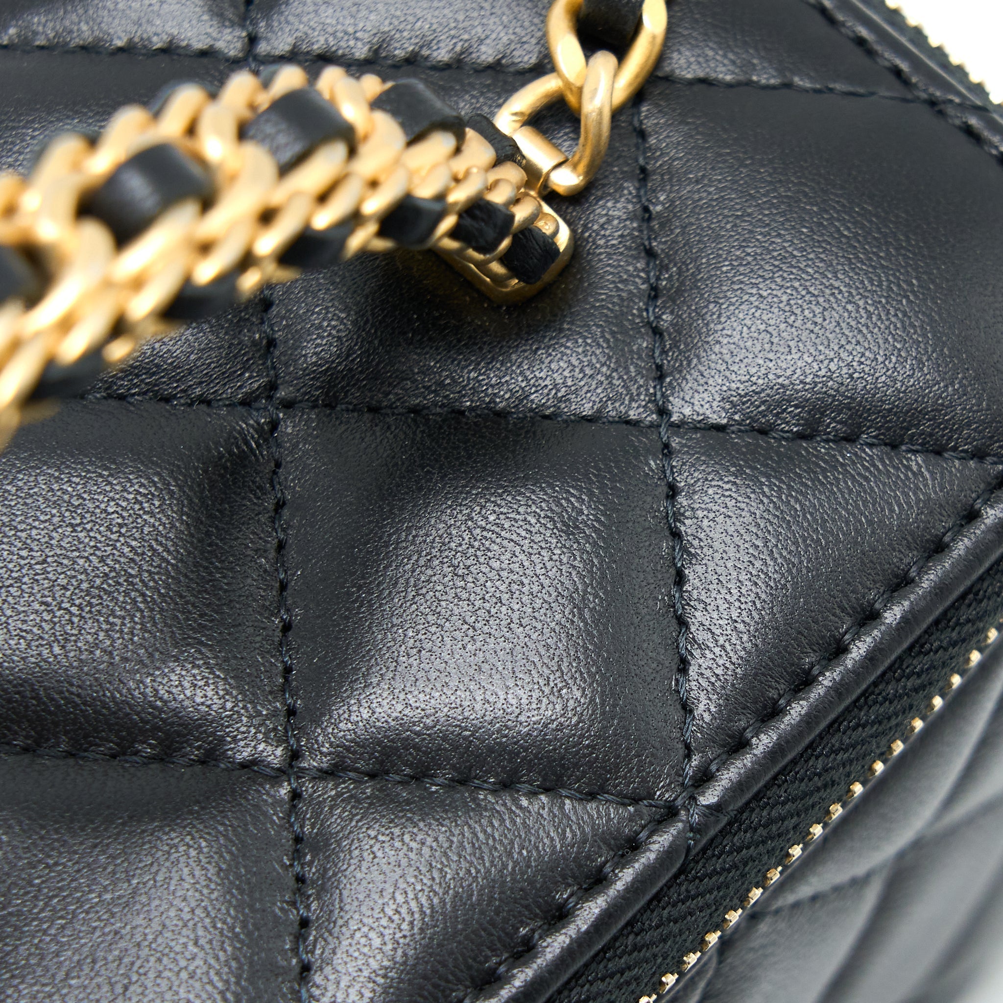 CHANEL LEATHER CHAIN TOP HANDLE LONG VANITY LAMBSKIN BLACK GHW