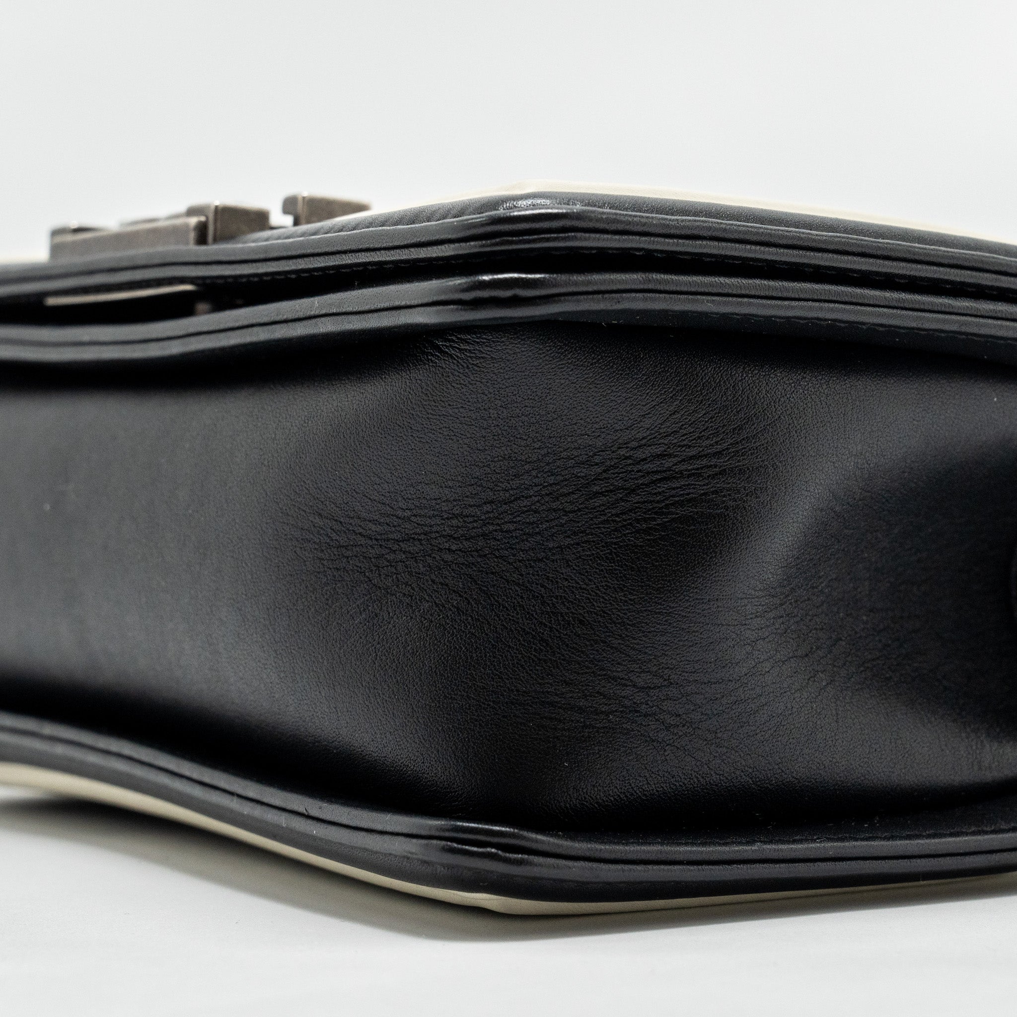 CHANEL SMALL BOY BAG CHEVRON CALFSKIN WHITE/BLACK RUTHENIUM SILVER HARDWARE