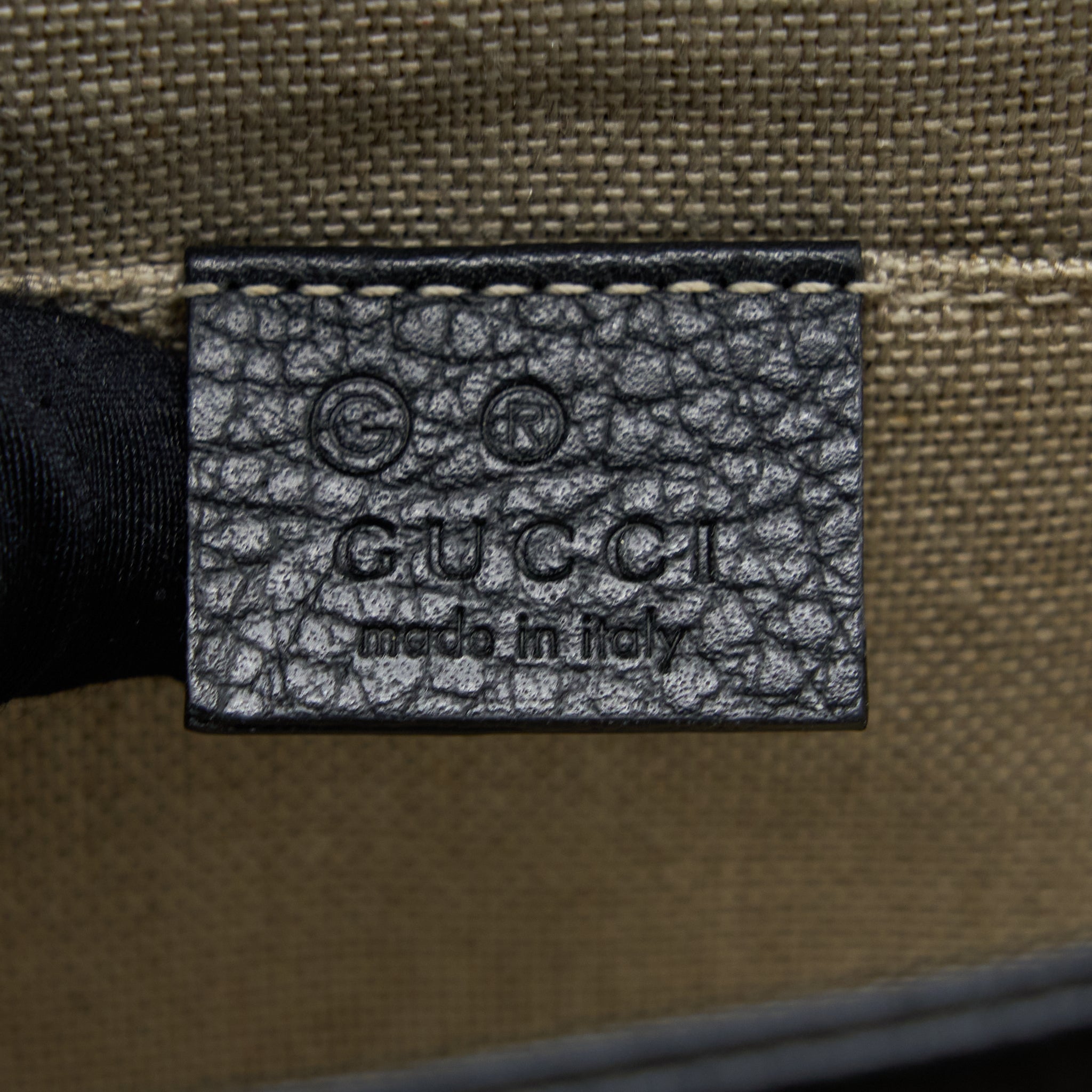 GUCCI INTERLOCKING SMALL SHOULDER BAG BLACK LGHW