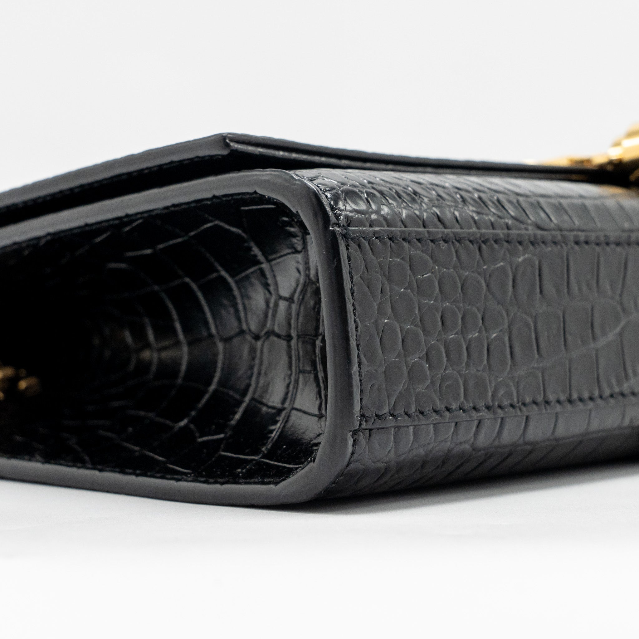 SAINT LAURENT/YSL MEDIUM KATE TASSEL BAG CROC-EMBOSSED CALFSKIN BLACK GHW