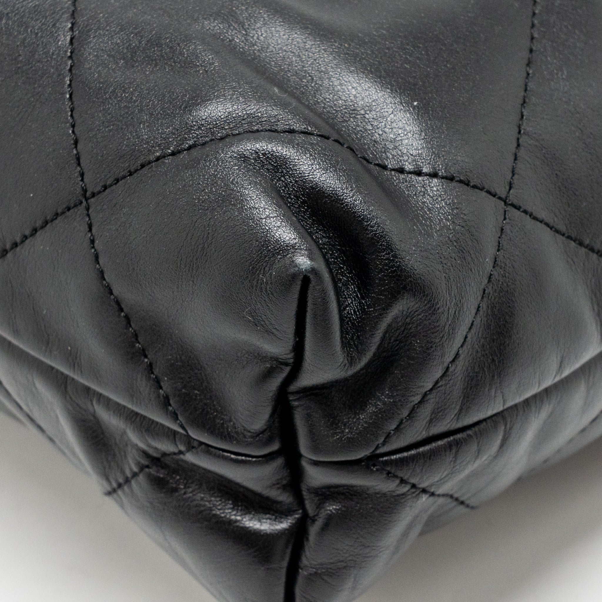 CHANEL SMALL 22 BAG GOLD LETTER SHINY CALFSKIN BLACK GHW (MICROCHIP)