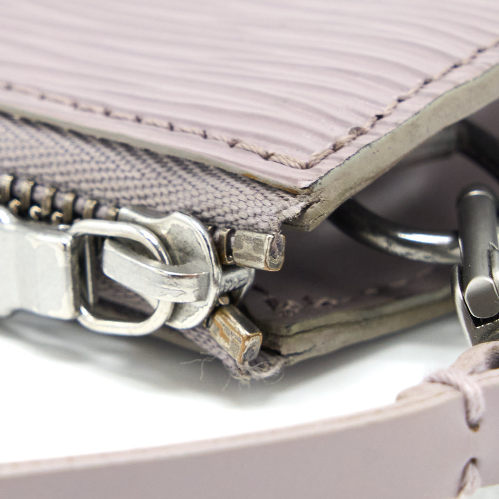 LOUIS VUITTON VINTAGE POCHETTE EPI LIGHT PURPLE BRUSHED SHW