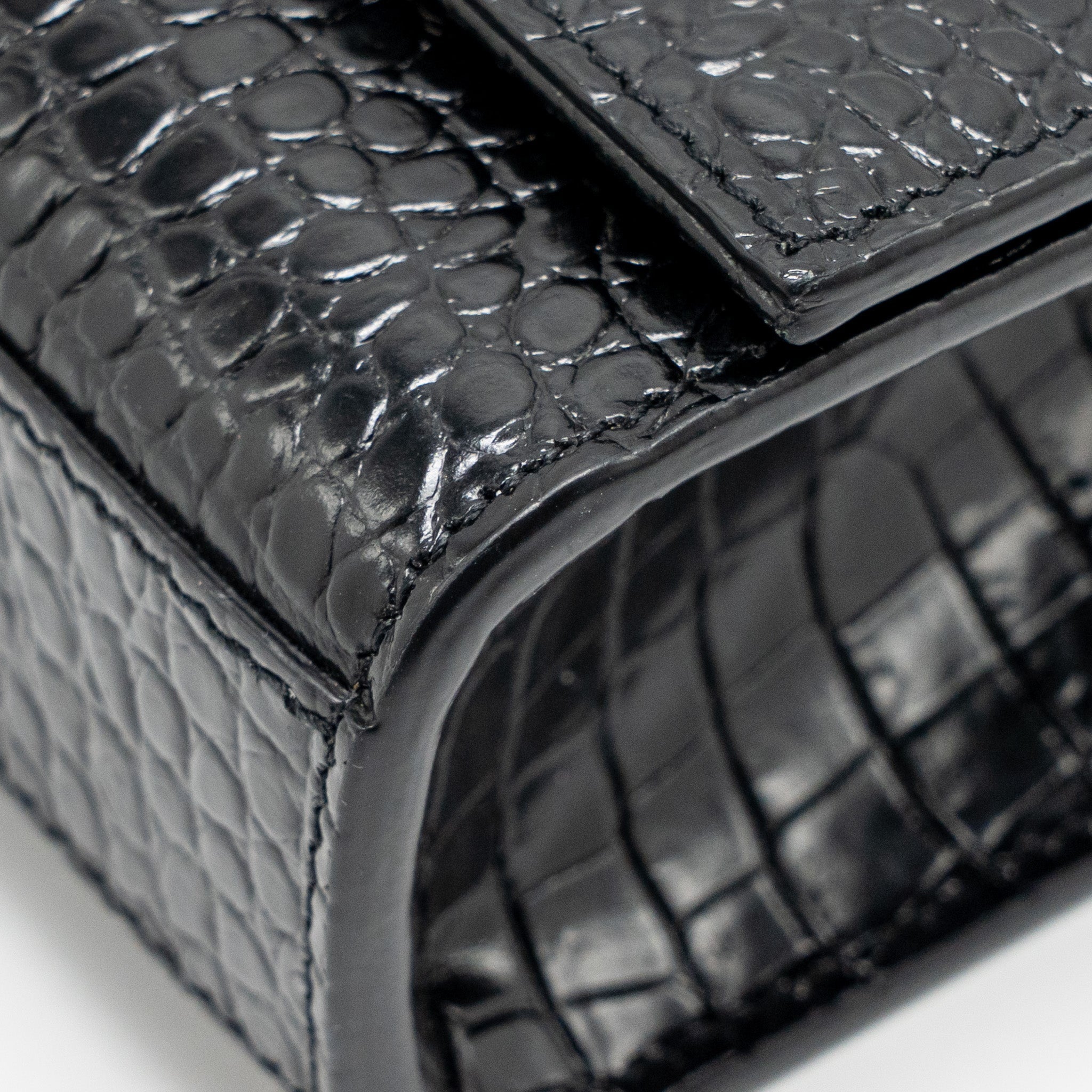 SAINT LAURENT/YSL MEDIUM KATE TASSEL BAG CROC-EMBOSSED CALFSKIN BLACK GHW