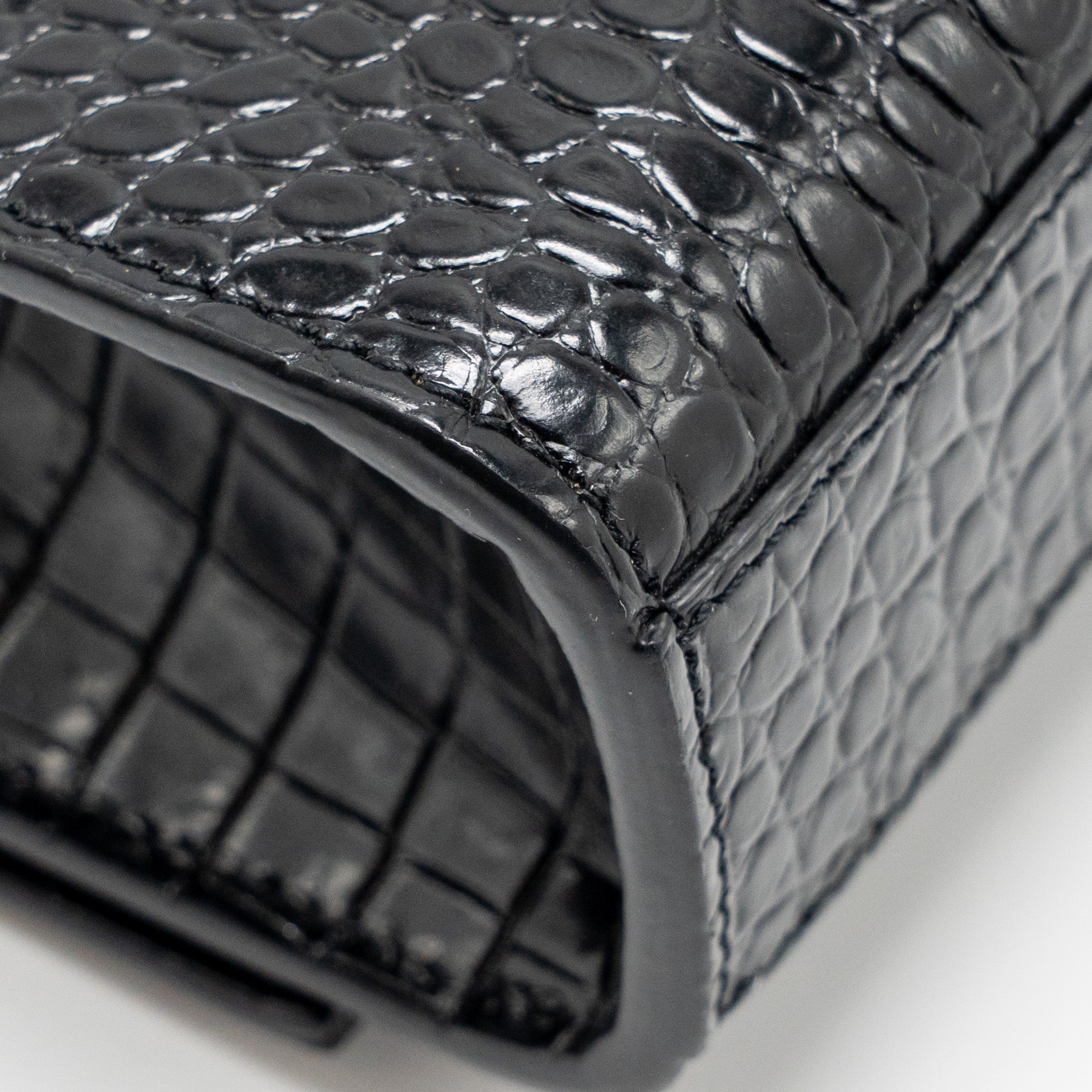 SAINT LAURENT/YSL MEDIUM KATE TASSEL BAG CROC-EMBOSSED CALFSKIN BLACK GHW