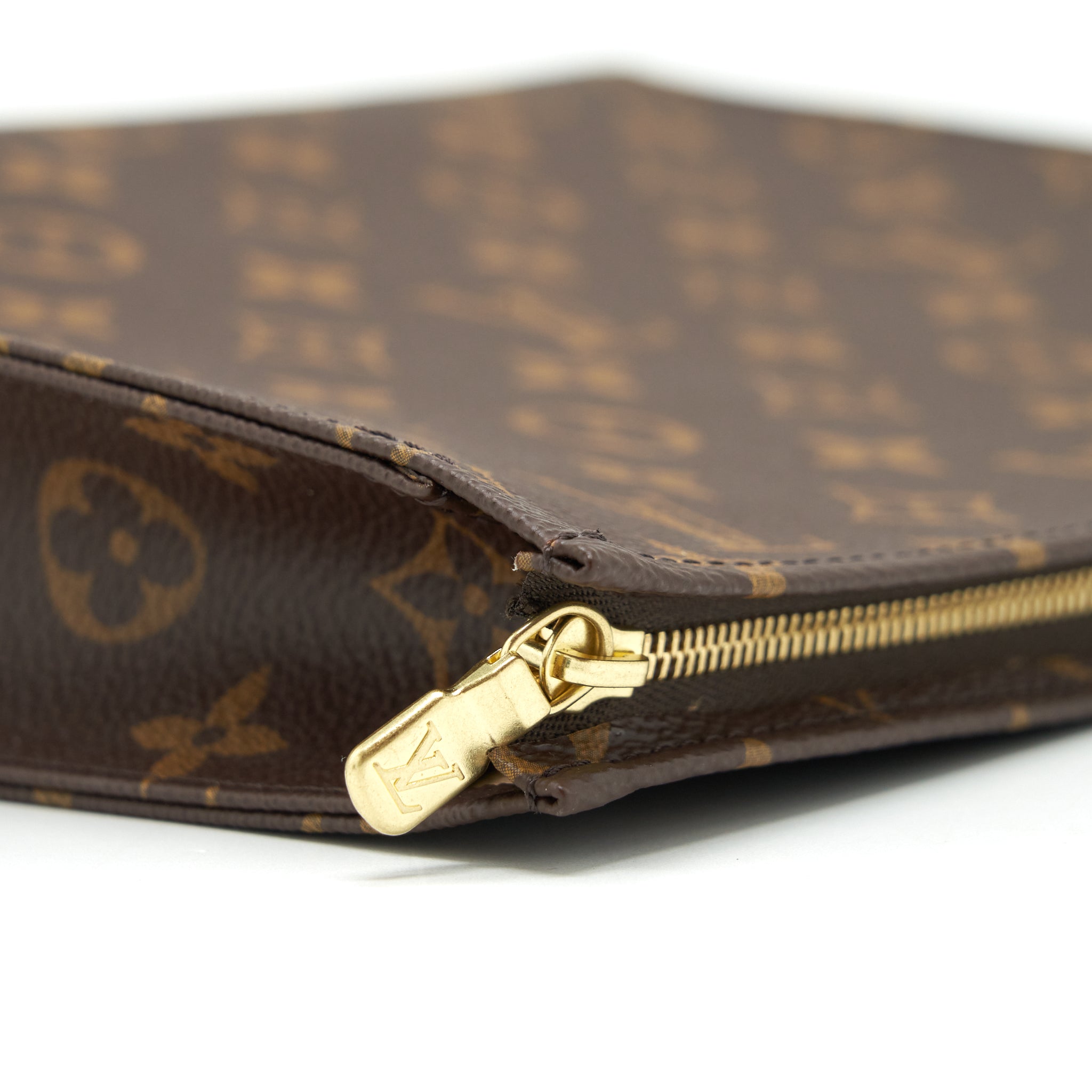 LOUIS VUITTON TOILETRY POCHETTE 26 MONOGRAM CANVAS