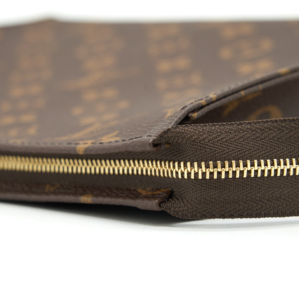 LOUIS VUITTON TOILETRY POCHETTE 26 MONOGRAM CANVAS