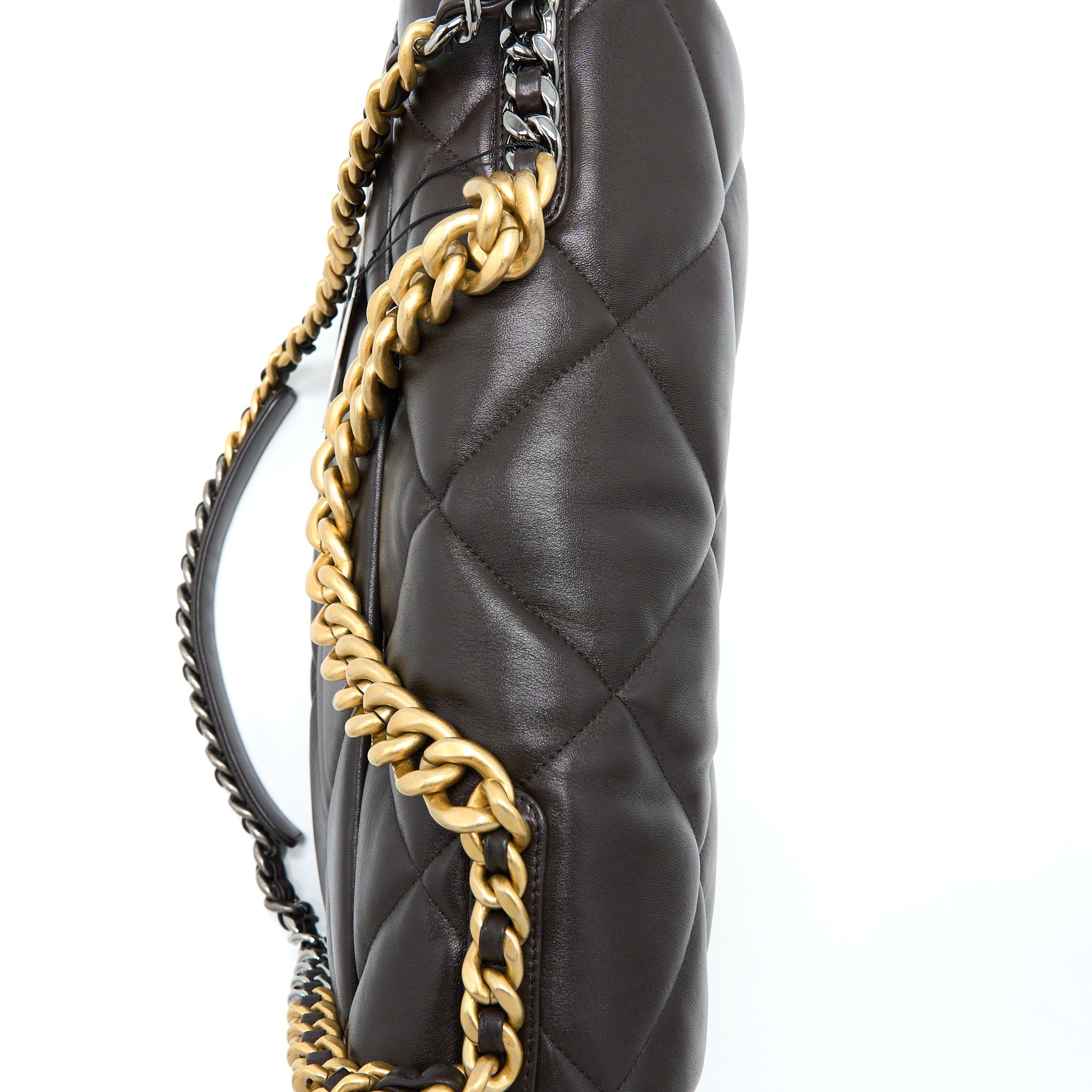 CHANEL 21A MAXI 19 FLAP BAG LAMBSKIN DARK BROWN MULTICOLOUR HARDWARE (MICROCHIP)