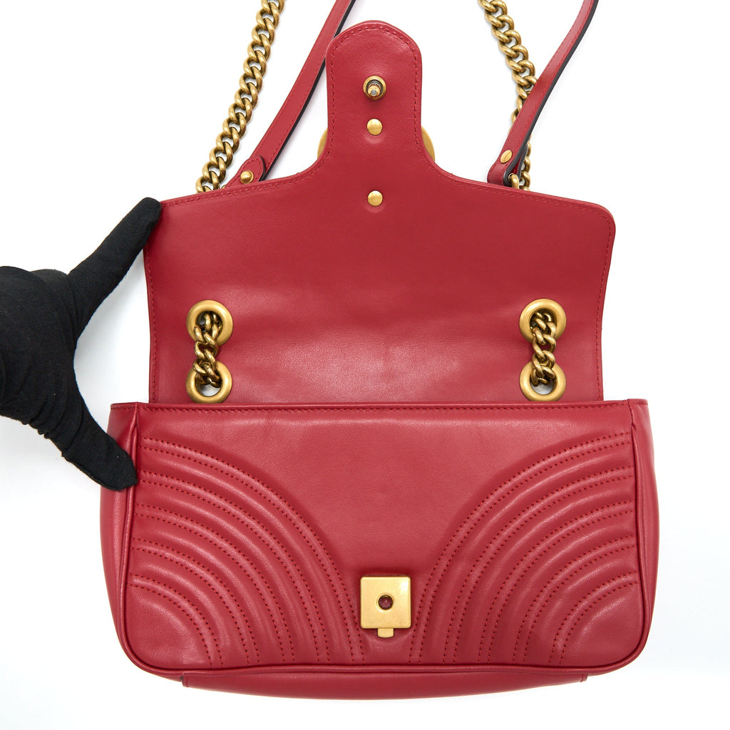 GUCCI SMALL GG MARMONT MATELASSE SHOULDER BAG CALFSKIN RED GHW