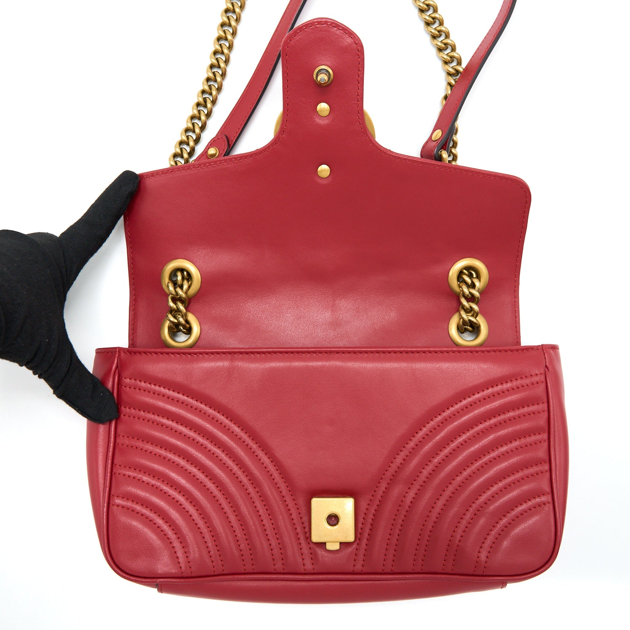 GUCCI SMALL GG MARMONT MATELASSE SHOULDER BAG CALFSKIN RED GHW