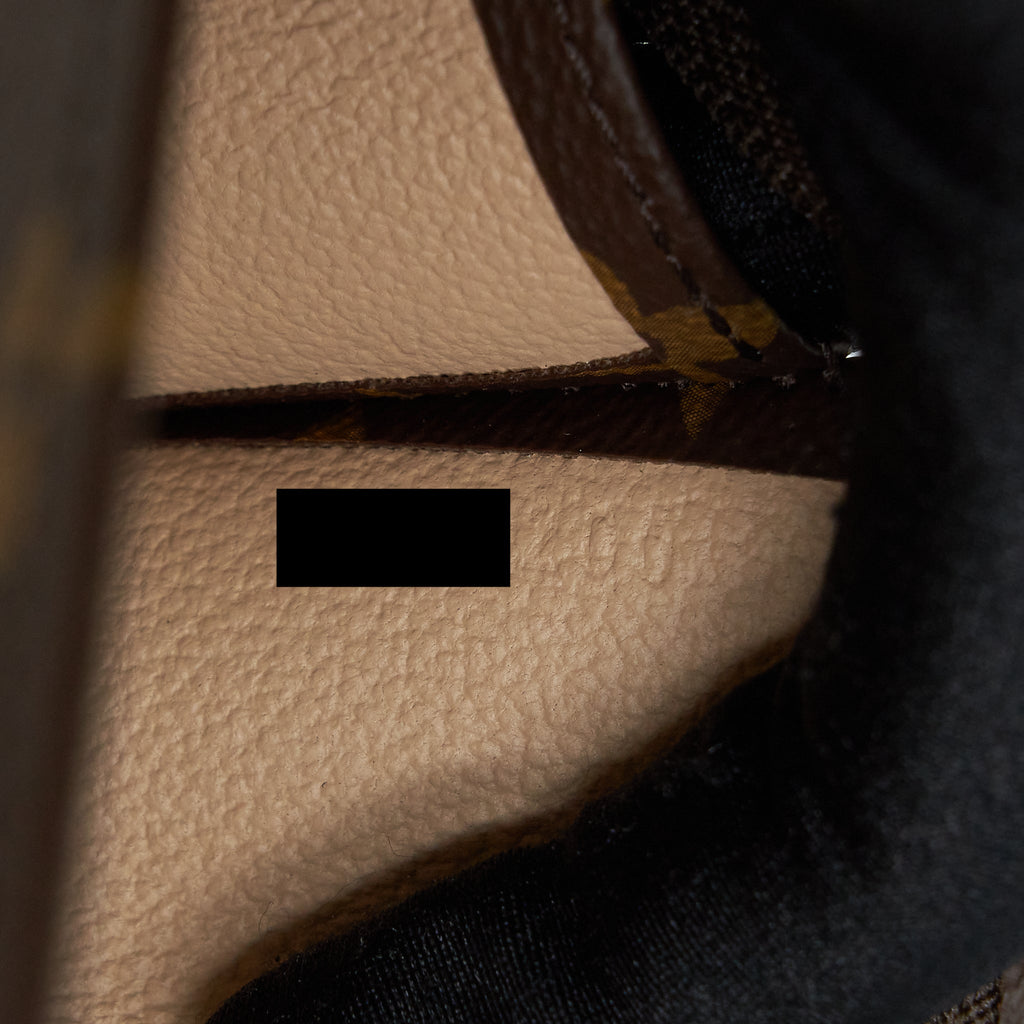LOUIS VUITTON TOILETRY POCHETTE 26 MONOGRAM CANVAS