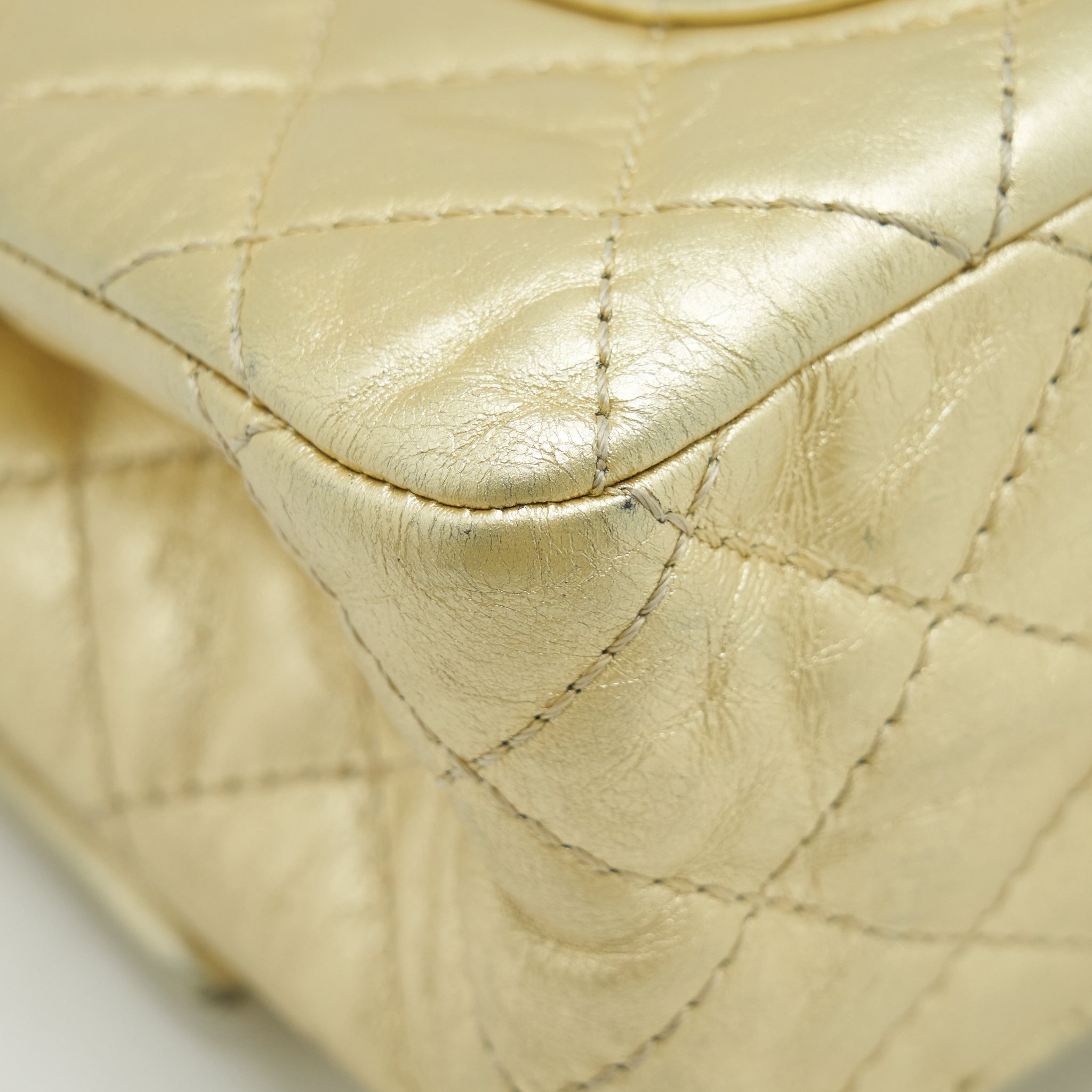 CHANEL 2.55 REISSUE 226 DOUBLE FLAP BAG GOLD GHW
