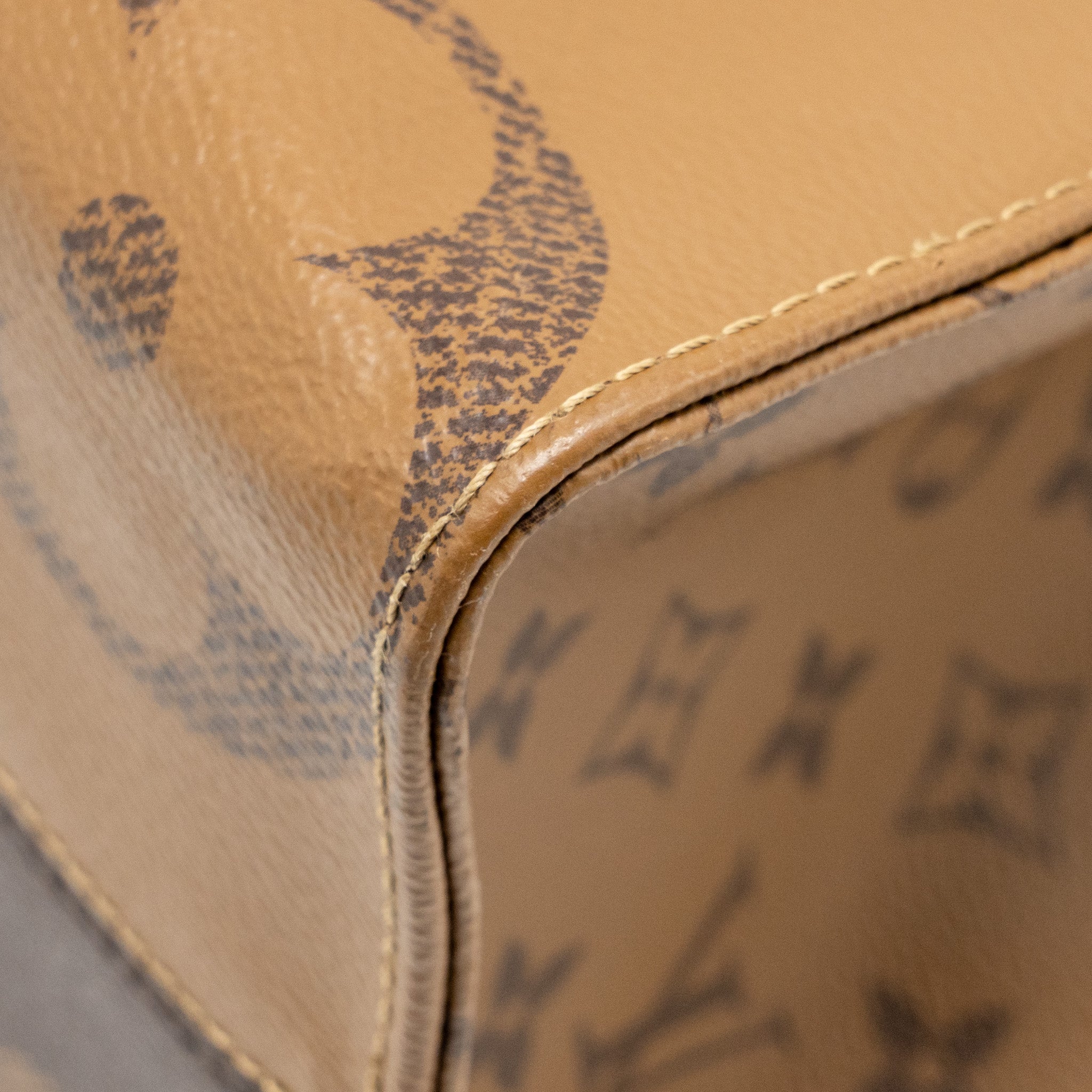 LOUIS VUITTON ONTHEGO MM MONOGRAM/MONOGRAM REVERSE CANVAS GHW