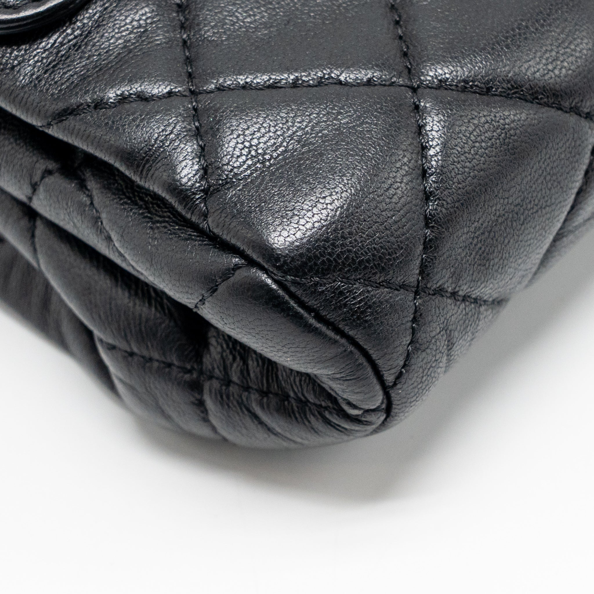 CHANEL 22C QUILTED FLAP BAG LAMBSKIN BLACK GHW (MICROCHIP)