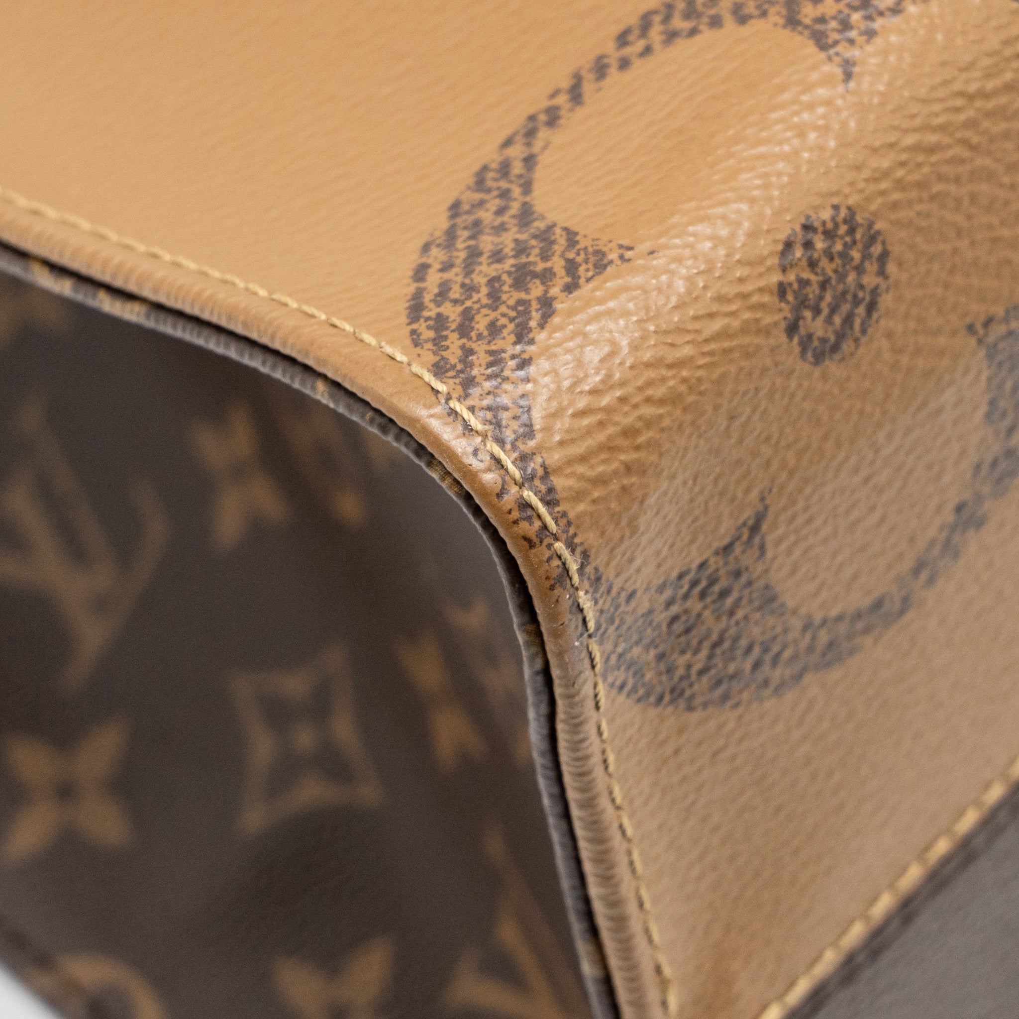 LOUIS VUITTON ONTHEGO MM MONOGRAM/MONOGRAM REVERSE CANVAS GHW
