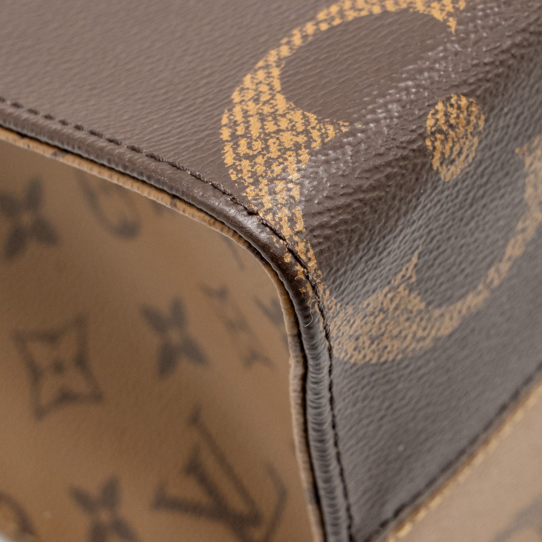 LOUIS VUITTON ONTHEGO MM MONOGRAM/MONOGRAM REVERSE CANVAS GHW