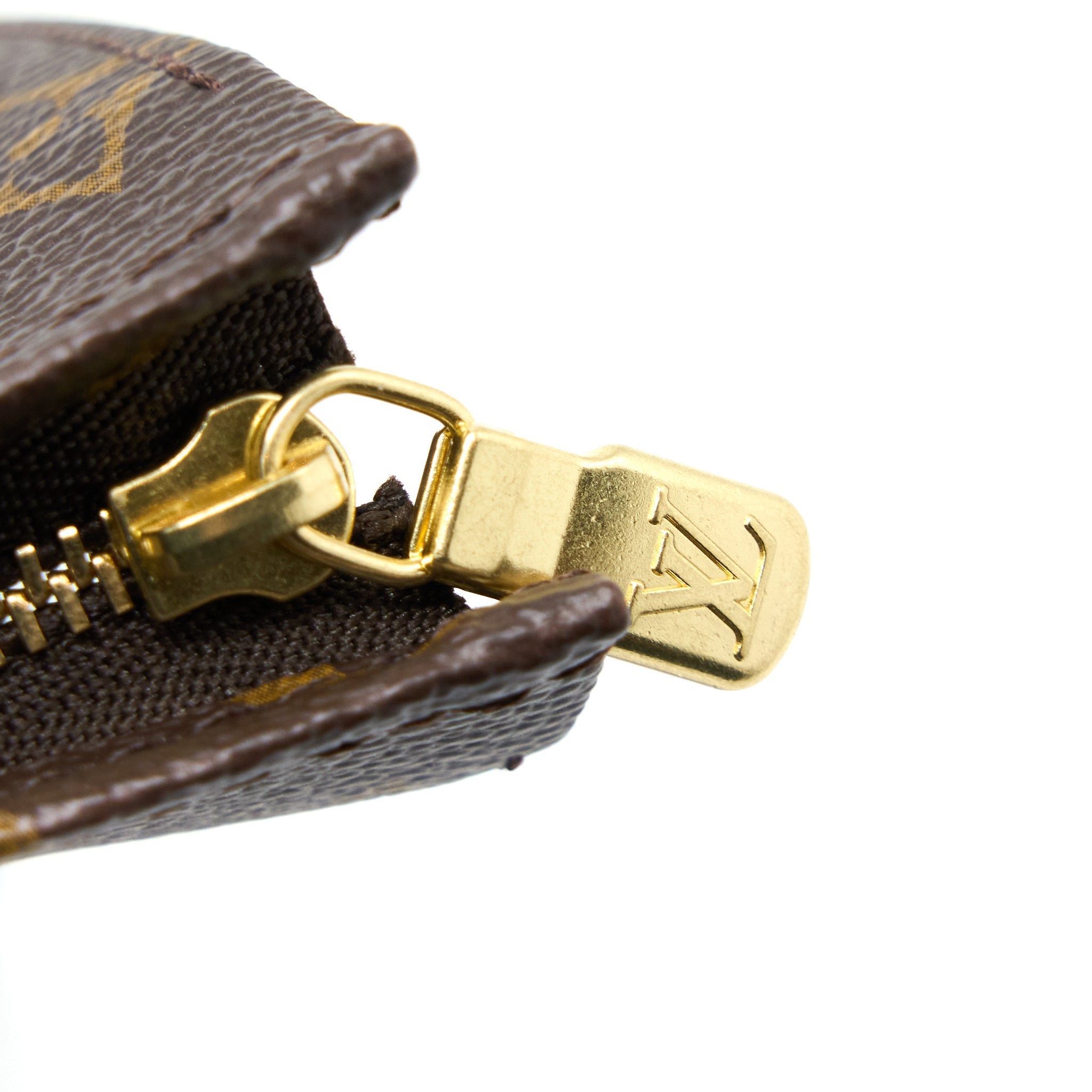 LOUIS VUITTON TOILETRY POCHETTE 26 GAME ON HEART MONOGRAM CANVAS GHW