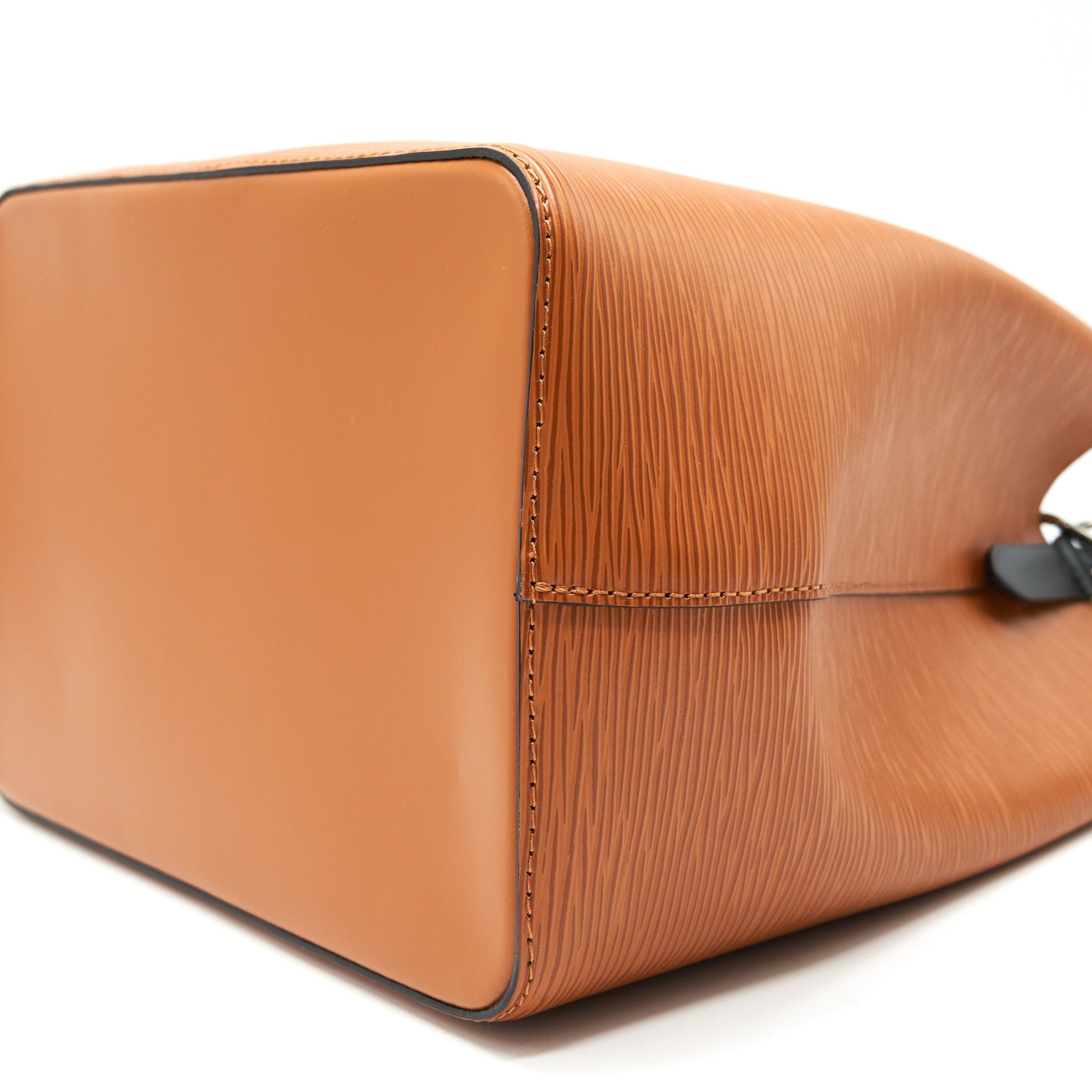 LOUIS VUITTON NEO NOE EPI LEATHER IN BROWN