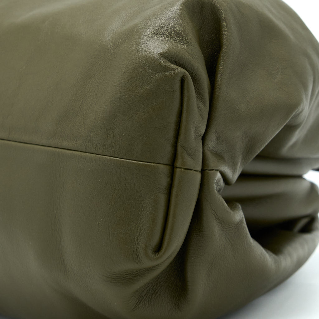 BOTTEGA VENETA CLUTCH CALFSKIN DARK GREEN GHW