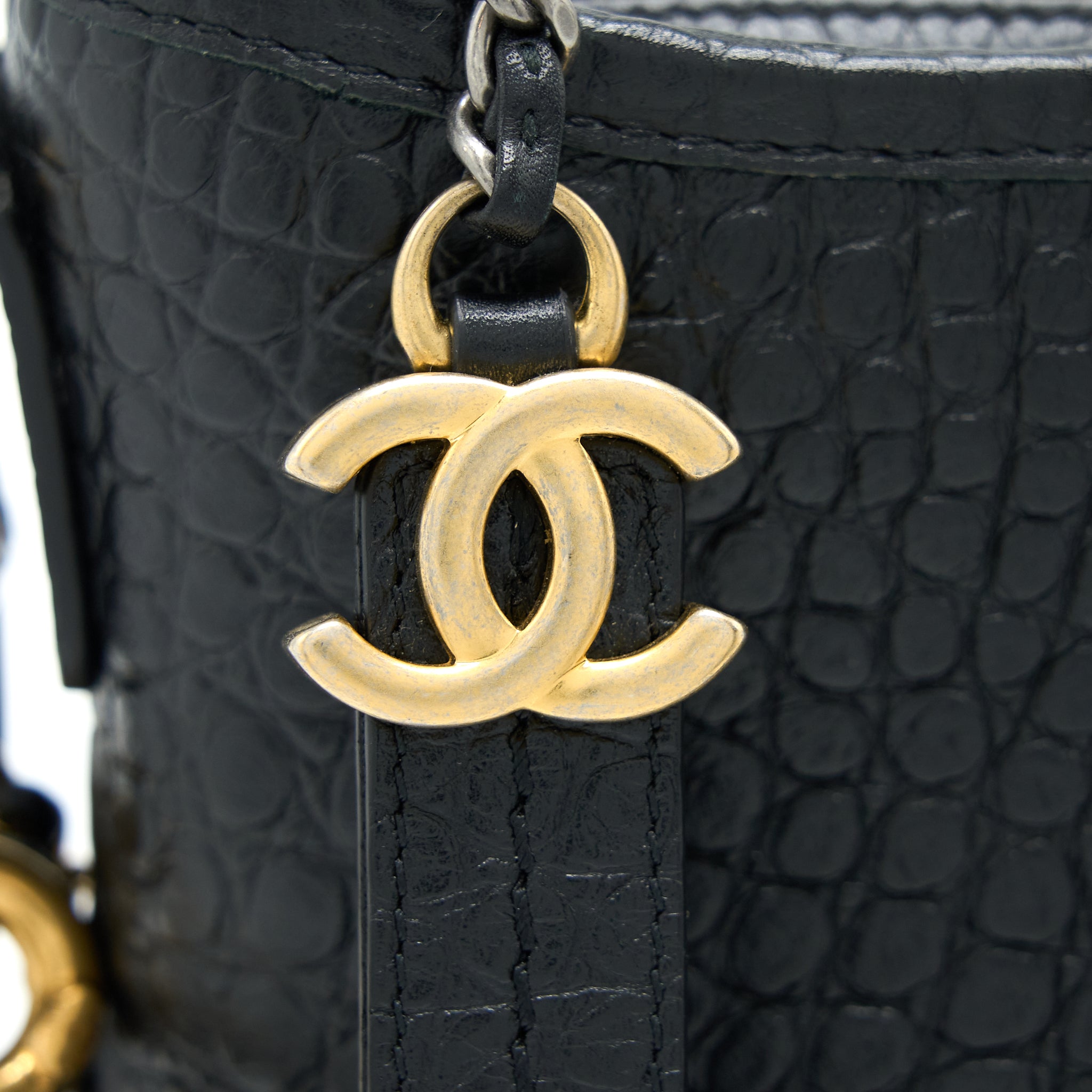 CHANEL LARGE GABRIELLE HOBO BAG CROC EMBOSSED CALFSKIN WITH LOGO STRAP BLACK MULTICOLOURED HARDWARE