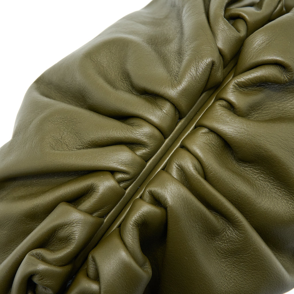 BOTTEGA VENETA CLUTCH CALFSKIN DARK GREEN GHW
