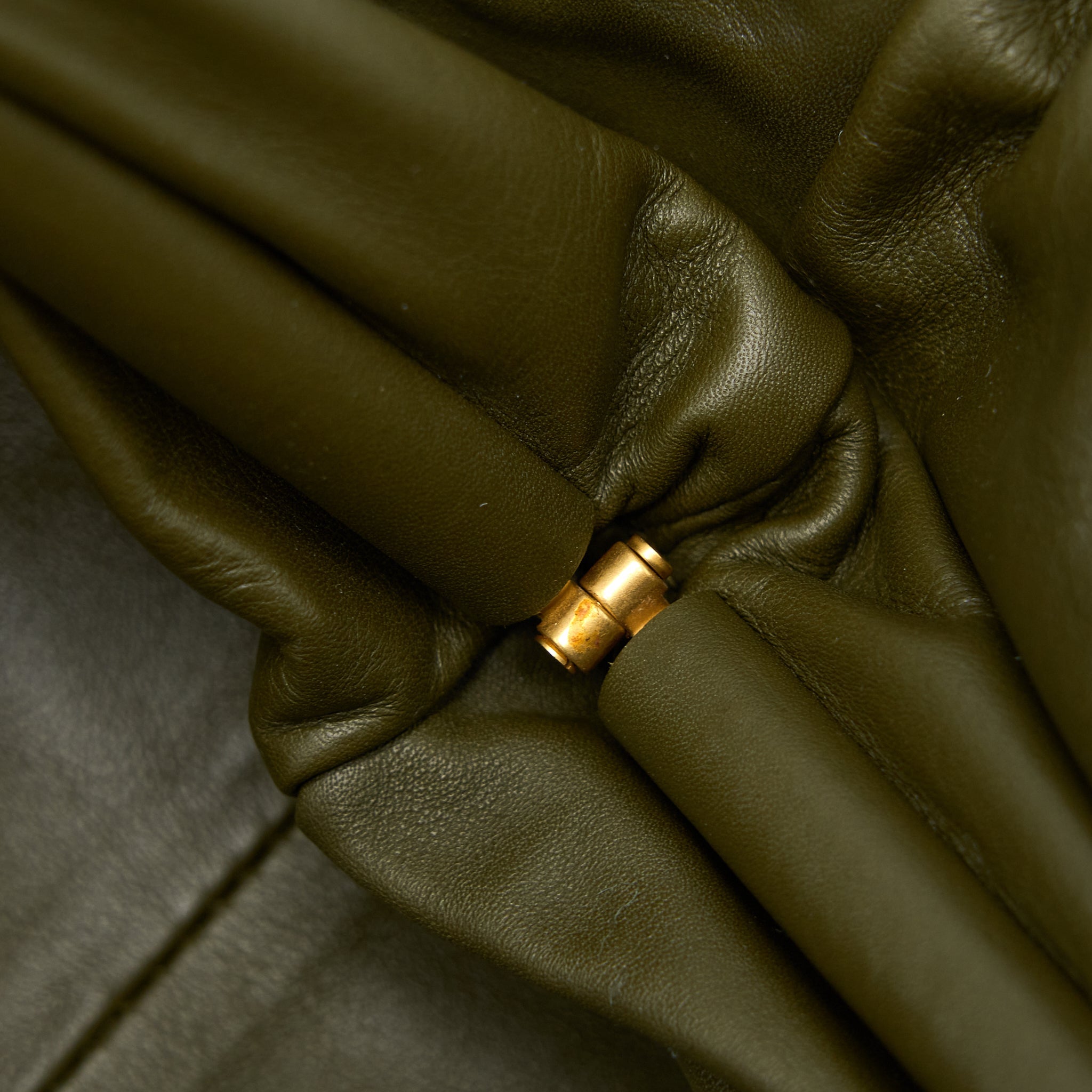 BOTTEGA VENETA CLUTCH CALFSKIN DARK GREEN GHW