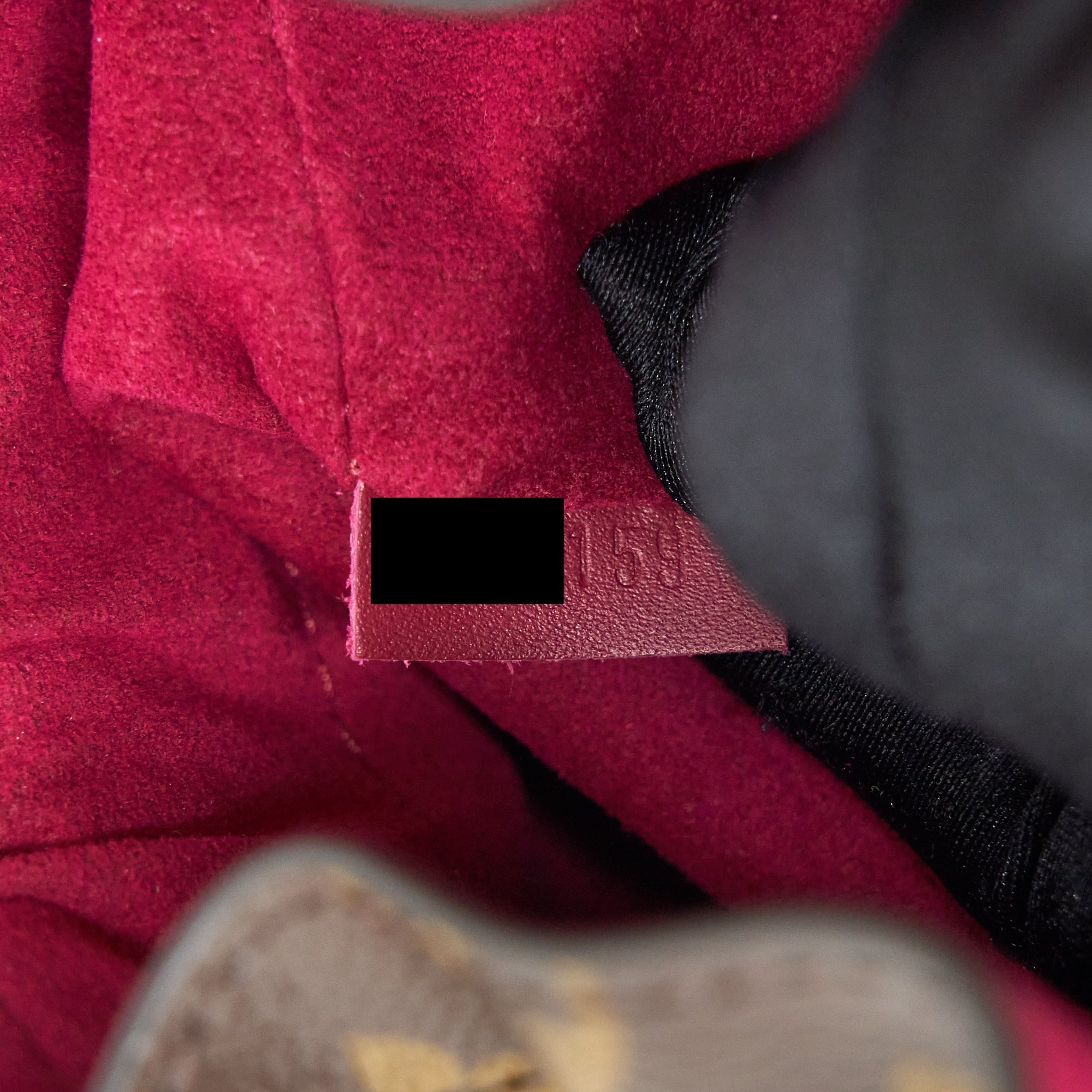 LOUIS VUITTON NOE POUCH MONOGRAM CANVAS / FUCHSIA WITH BANDOULIERE SHOULDER STRAP
