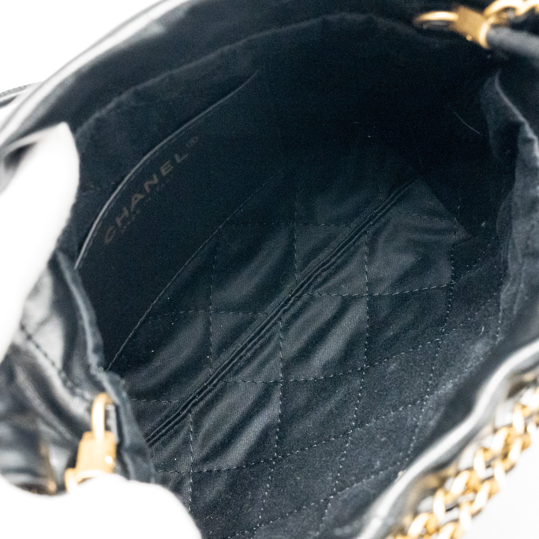 CHANEL MINI 22 BAG SHINY CALFSKIN BLACK GHW (MICROCHIP)