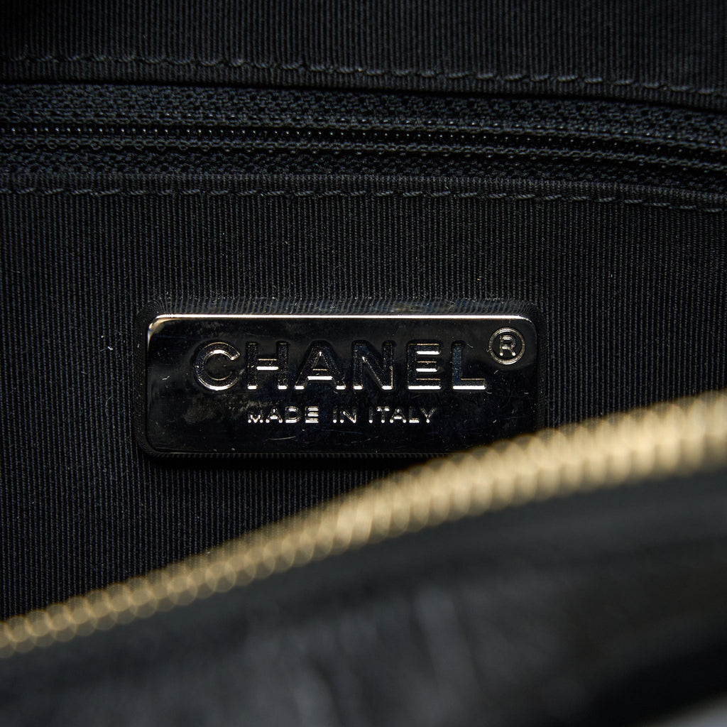 CHANEL LARGE GABRIELLE HOBO BAG CROC EMBOSSED CALFSKIN WITH LOGO STRAP BLACK MULTICOLOURED HARDWARE