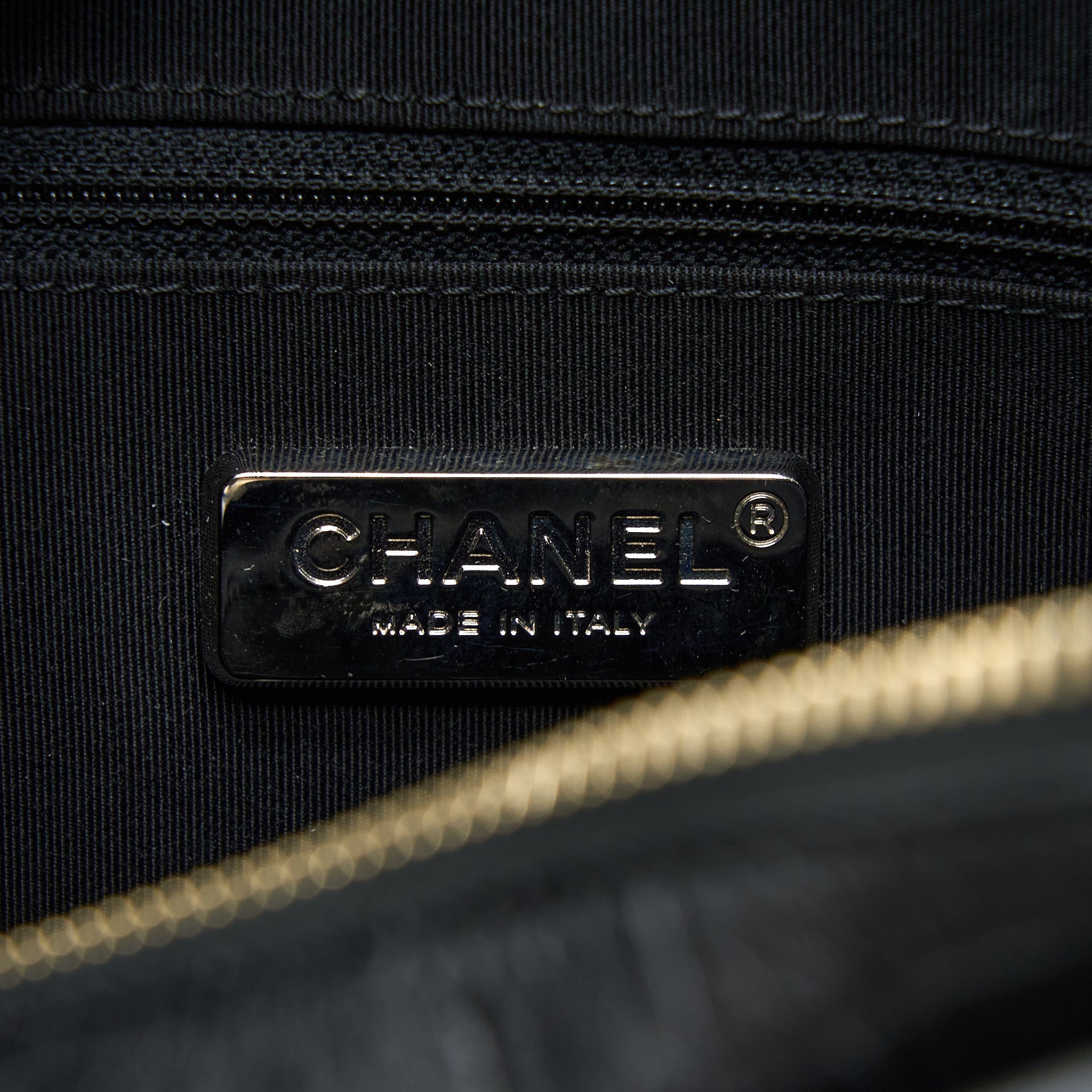 CHANEL LARGE GABRIELLE HOBO BAG CROC EMBOSSED CALFSKIN WITH LOGO STRAP BLACK MULTICOLOURED HARDWARE