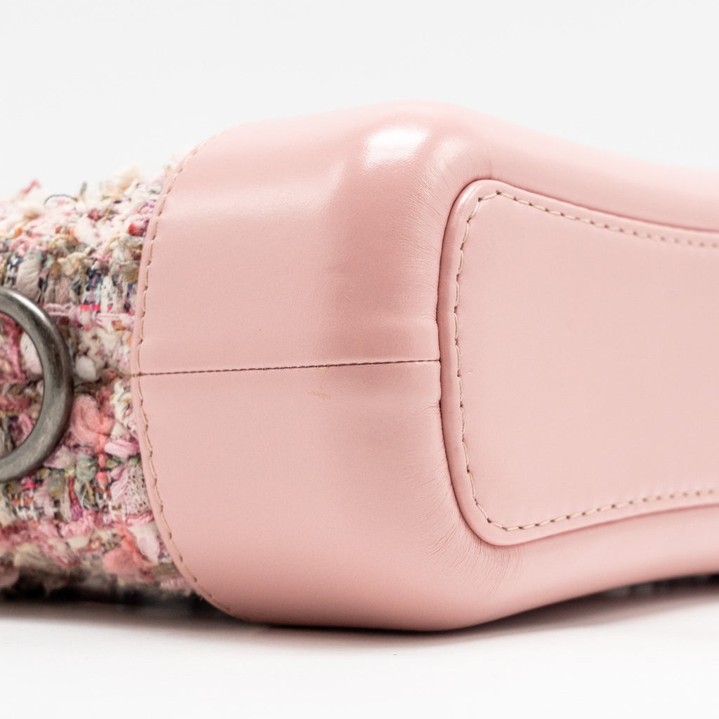 CHANEL SMALL GABRIELLE HOBO BAG TWEED/SHINY CALFSKIN PINK MULTICOLOURED HARDWARE