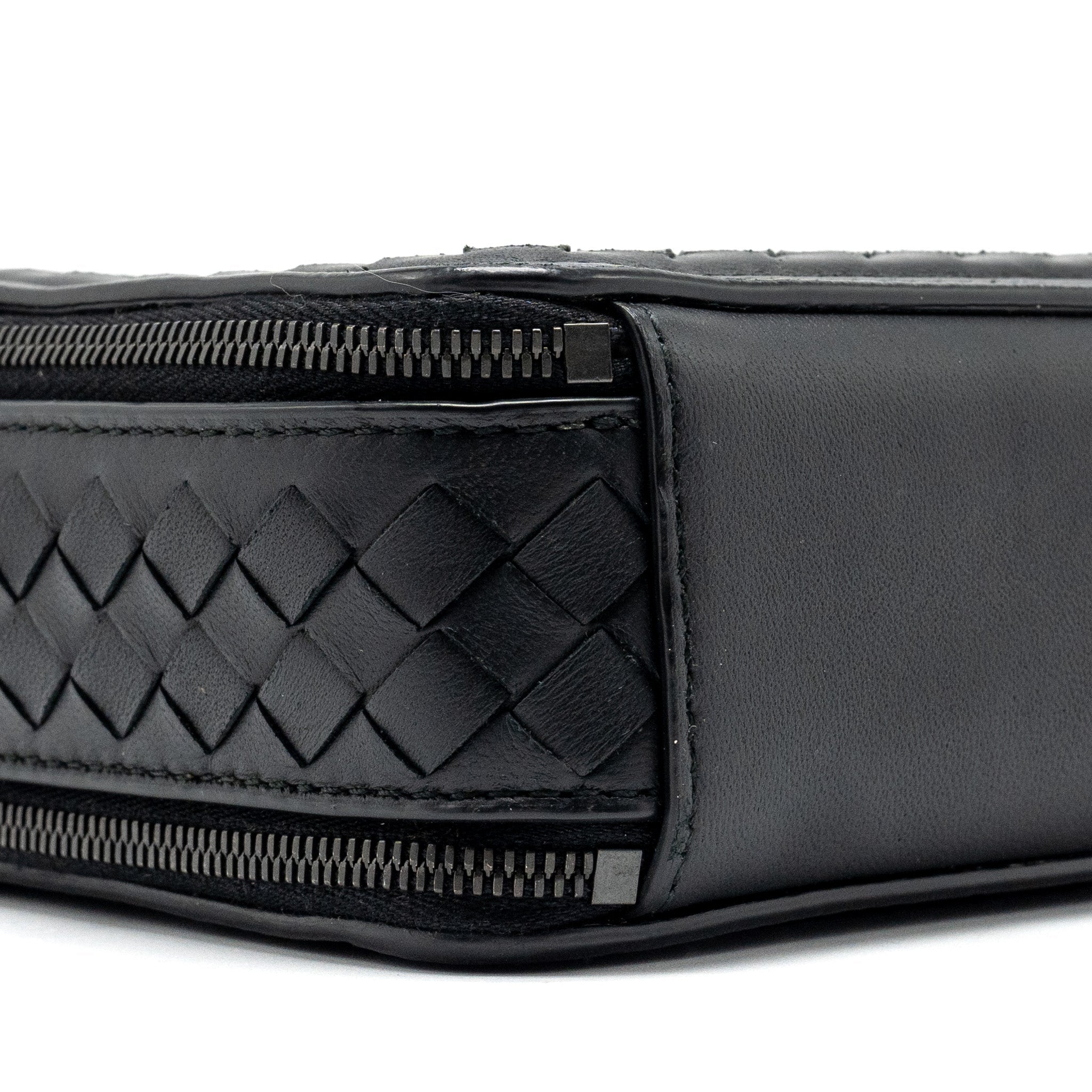 BOTTEGA VENETA SMALL ZIP CLUTCH WITH CHAIN LAMBSKIN BLACK RUTHENIUM HARDWARE