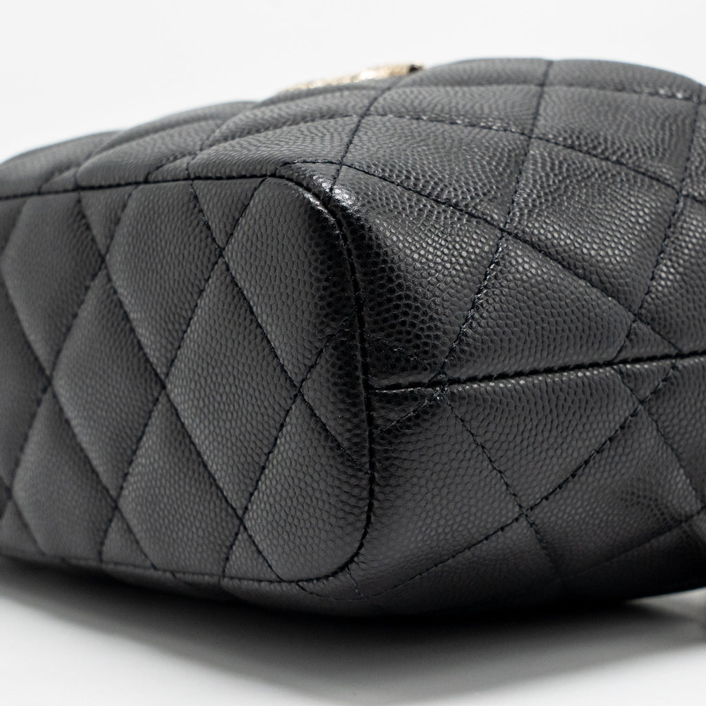 CHANEL 25C DETAIL CC LOGO QUILTED HOBO BAG CAVIAR BLACK LGHW (MICROCHIP)
